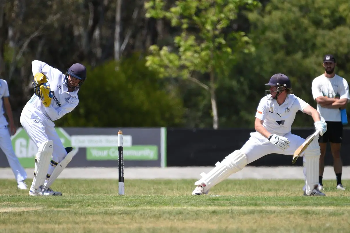 IN THE RUNS: Both Mitch Giggins (left) and Jarryd Wallace were both instrumental in getting their sides over the line in their respective run chases. PHOTO: Melissa Beattie
