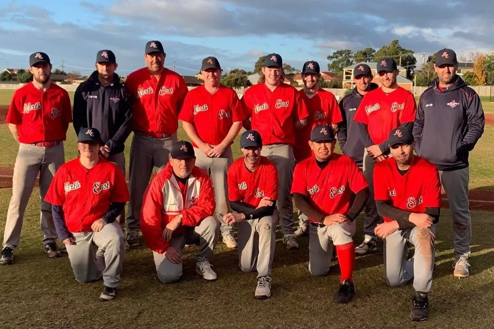 GOOD EFFORT: (Back L\\u2013R) Mark Taylor, Brendan Simmons, Daryl Tuffey, Greg Daniel, Riley Holland, Alex Williams, Ross Johnson, Johnathan Taylor, Nathan Pool, (front L\\u2013R) Jess Thompson, Eddie Simmons, Jake Burge, Tetsu Kamiyama, Damon Barker, (absent) Tom Simmons, (scorers) Steph Odewahn and Narelle Taylor. Id:26344