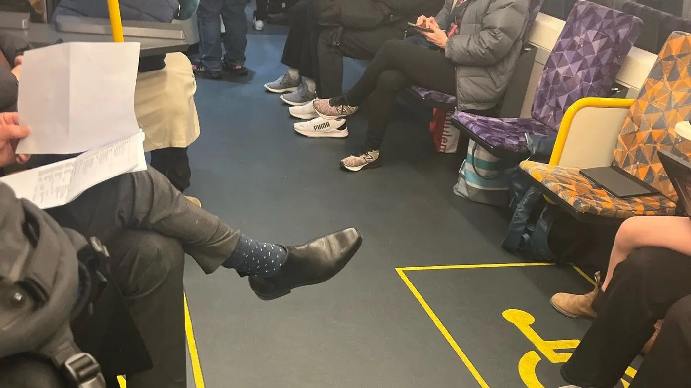 State government defend safety of Albury V/Line service