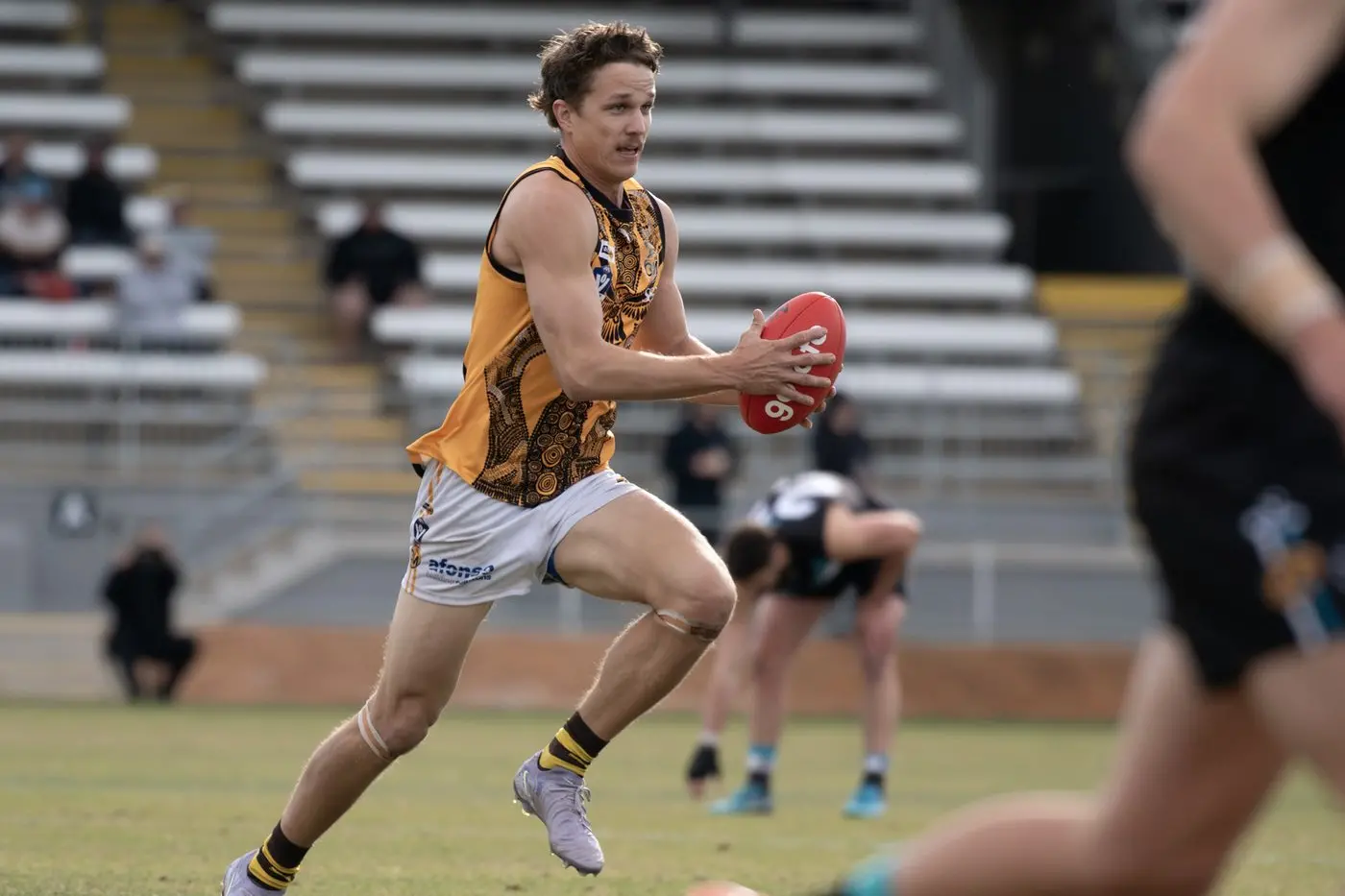 PUTTING THE HAND UP: Kieren Parnell is one of a number of big-name Rovers available for selection for the brown and gold\\'s clash with Myrtleford. PHOTO: Melissa Beattie
