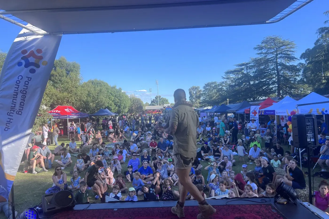 Hundreds celebrate launch of mobile community hub