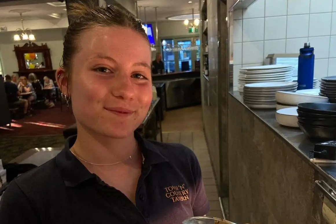 NOT IN OUR INDUSTRY: A four-day working week definitely wouldn\\'t suit the hospitality industry according to owner of Wangaratta\\'s Town \\'N\\' Country Tavern and West Side Tavern Shayne Gannon. Pictured is Izzy Wathen serving up a succulent steak.