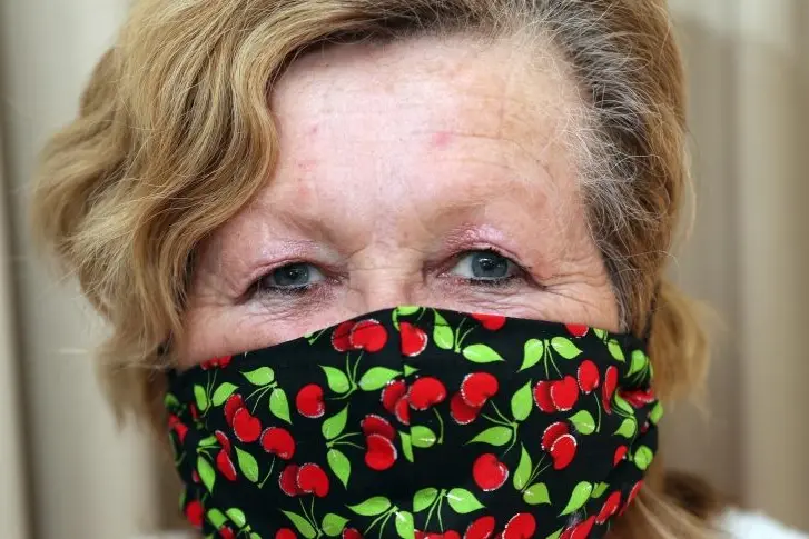 WHAT\\u2019S THE BIG DEAL: \\nIn most aged care homes in Wangaratta, staff members have been wearing a face mask for weeks now. Chief executive officer at Rangview Nursing Home Julie-Anne Carney (pictured) was yesterday happy to show off her colourful mask, which helps keep the residents safe. PHOTO: Kieren Tilly