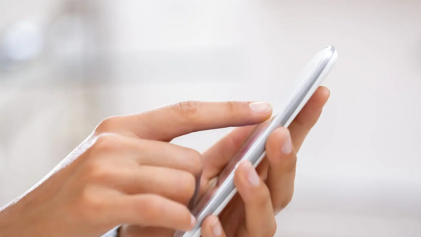 Help for students to bank safely online