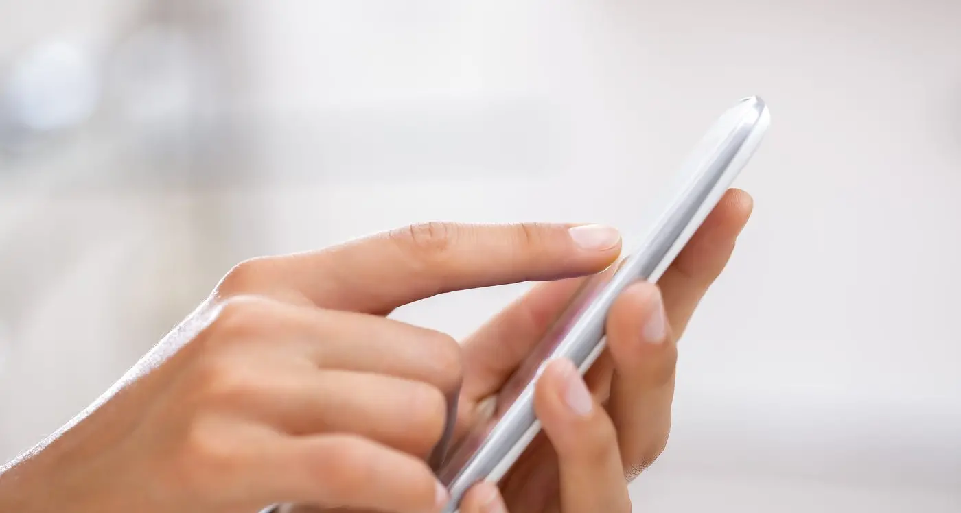 Help for students to bank safely online