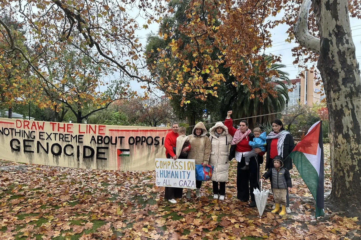 THOUGHTS FROM A DISTANCE: About 50 people turned up to a Draw the Line vigil at Wangaratta\\'s King George V Gardens to continue to their fight for the people of Gaza. PHOTOS: Jessica Carson