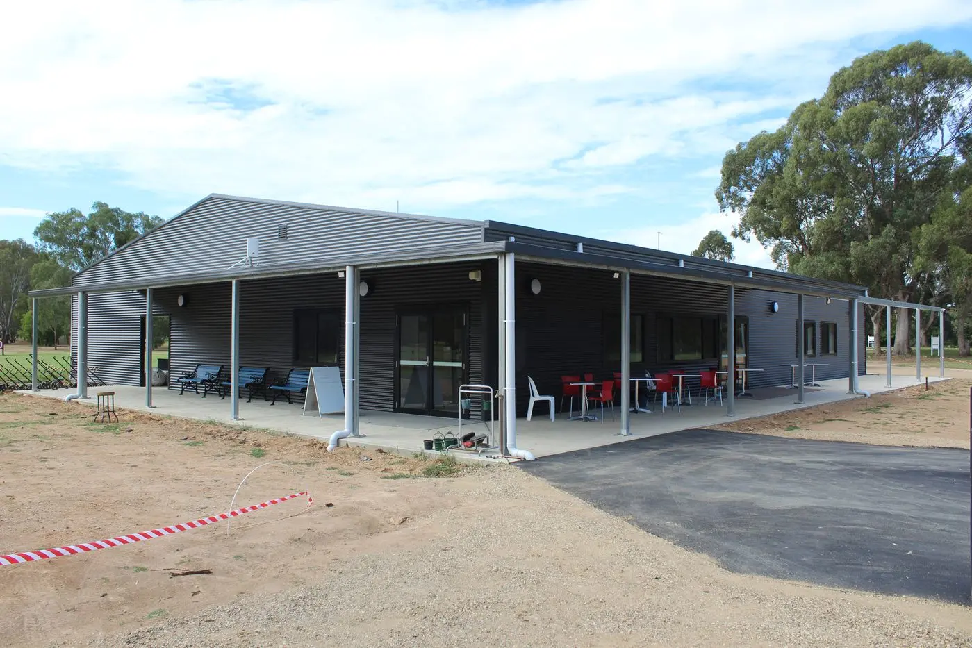 EXCITING TIMES: The Wangaratta Golf Club\\'s clubhouse is completed. PHOTO: Willson Mack Id:21054