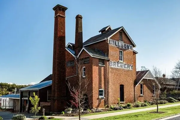 MOVING ON: Billson\\'s owners Felicity and Nathan Cowan will remain as directors under a restructure of the business voted on by creditors last week.