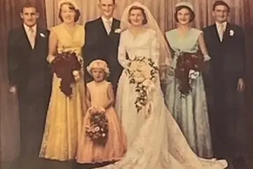 FLASHBACK: Des and Doreen Stone\\'s wedding photo from 1955.