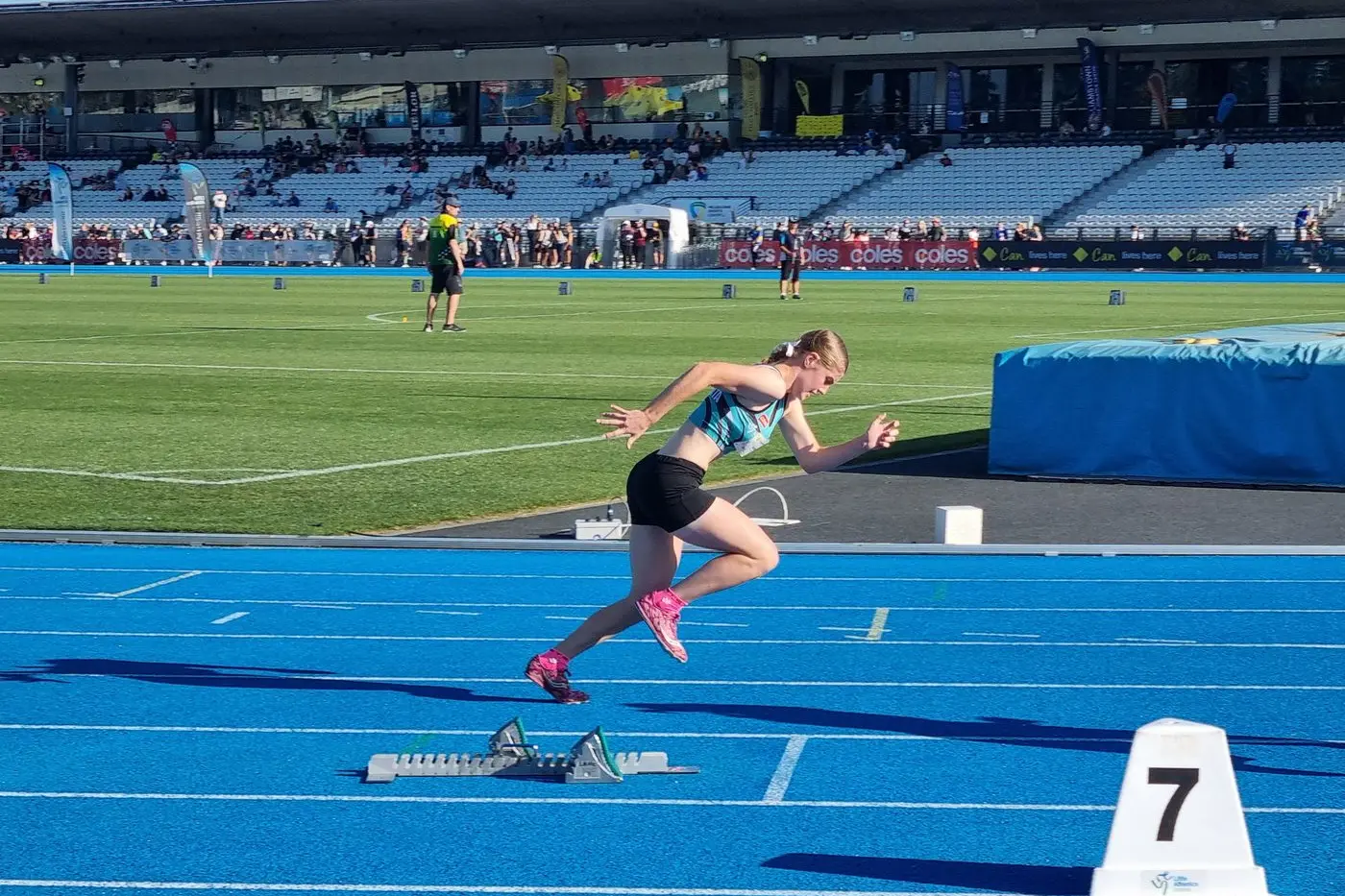 FAST AS: Ashleigh Carty bursts out of the blocks in the U16 200m. PHOTO: Troy Lewis Id:21748