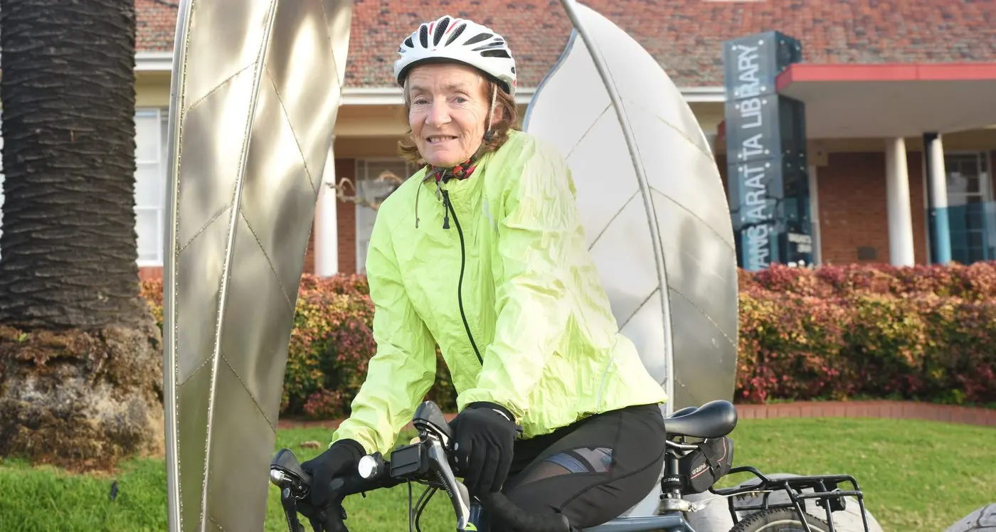 Cyclists need to 'light up and be seen' on roads in winter