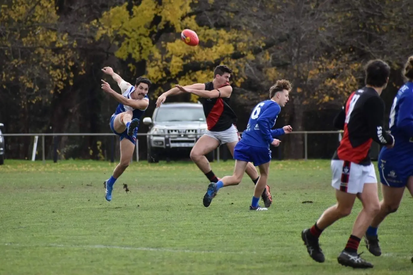 CLEARANCE: Michael Elliot boots the ball free in Bright\\'s 15 point win over the Bombers on Saturday. PHOTOS: Charlotte Kilner Id:26220