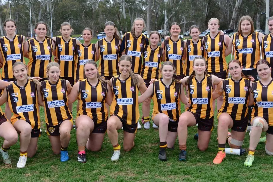 FLYING TOGETHER: The Wangaratta Rovers under 17 team prior to the Female Football League preliminary final. PHOTOS: Kev McGennan