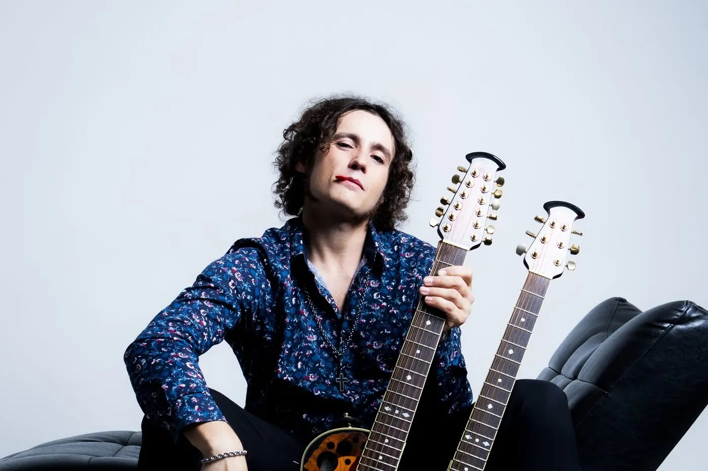 ENTERTAINMENT GALORE: Mr Riff Music will be performing in the Grand Oaks Room at the Wangaratta Turf Club\\'s Melbourne Cup Day races.