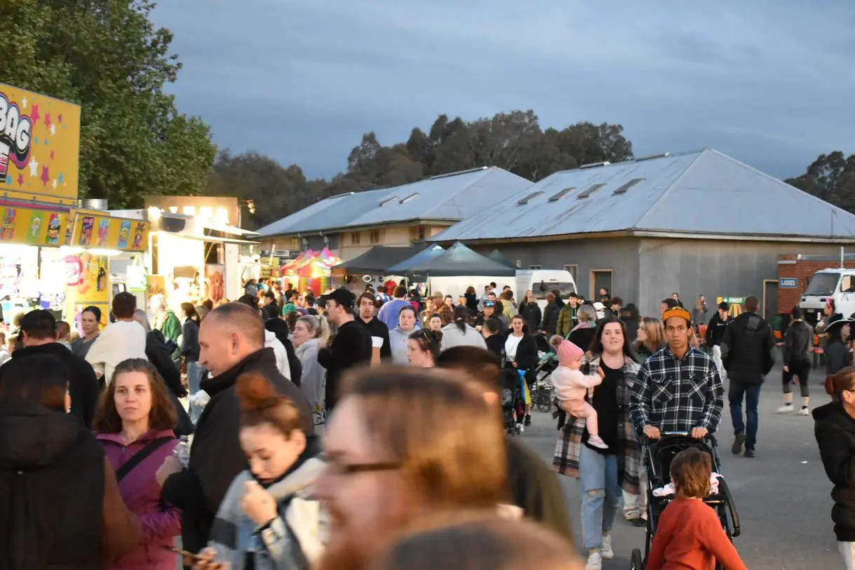 ALL THE FUN OF THE SHOW: Crowd numbers were strong at last year\\'s Wangaratta Show, and plans are well under way for this year\\'s event.  PHOTO: Emma Lenihan 