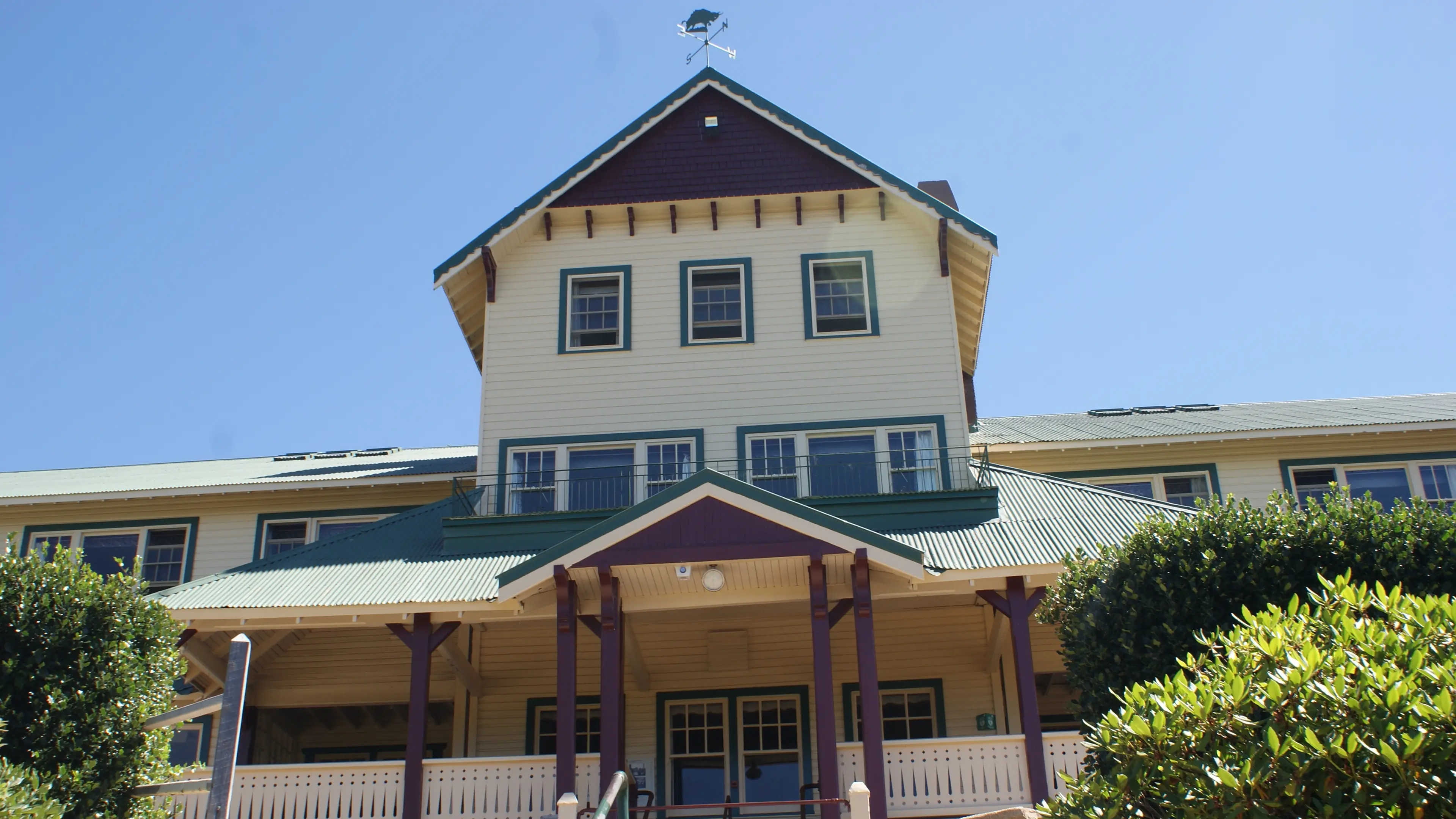 Work resumes on Mt Buffalo Chalet cafe, accommodation