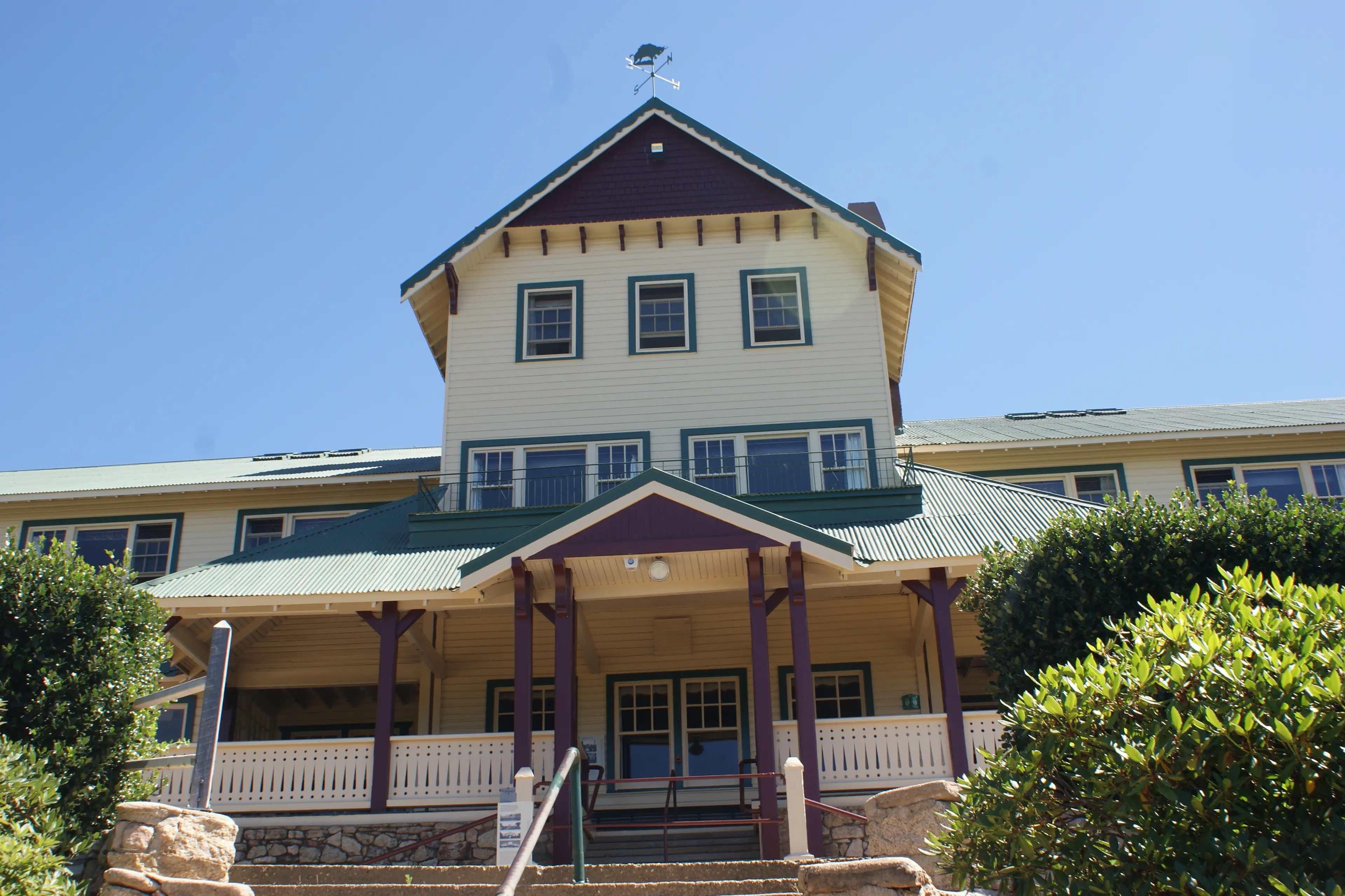 Work resumes on Mt Buffalo Chalet cafe, accommodation