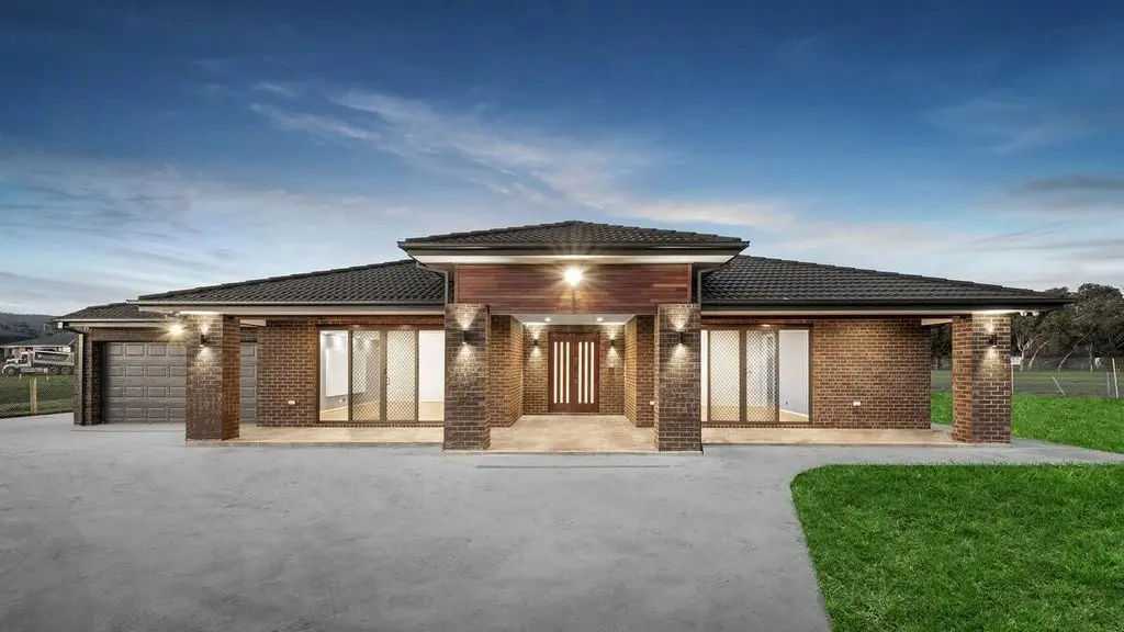 The secret auction hacks you need to know before bidding this spring