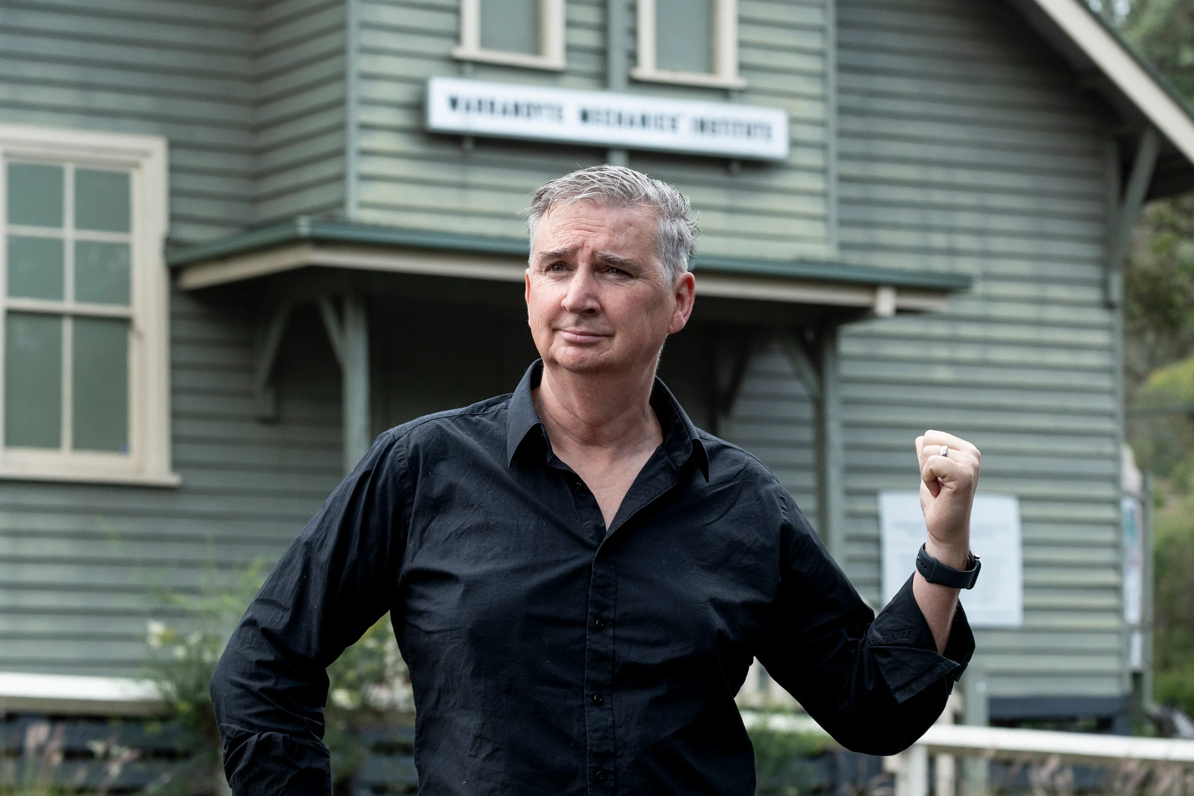 <p>UNITED THROUGH THICK AND THIN: Comedian and storyteller Damian Callinan encourages farmers and their families to come down to the Tarrawingee Hall on 27 November to spend an evening connecting with community and bonding over the farming lifestyle. </p>\\n