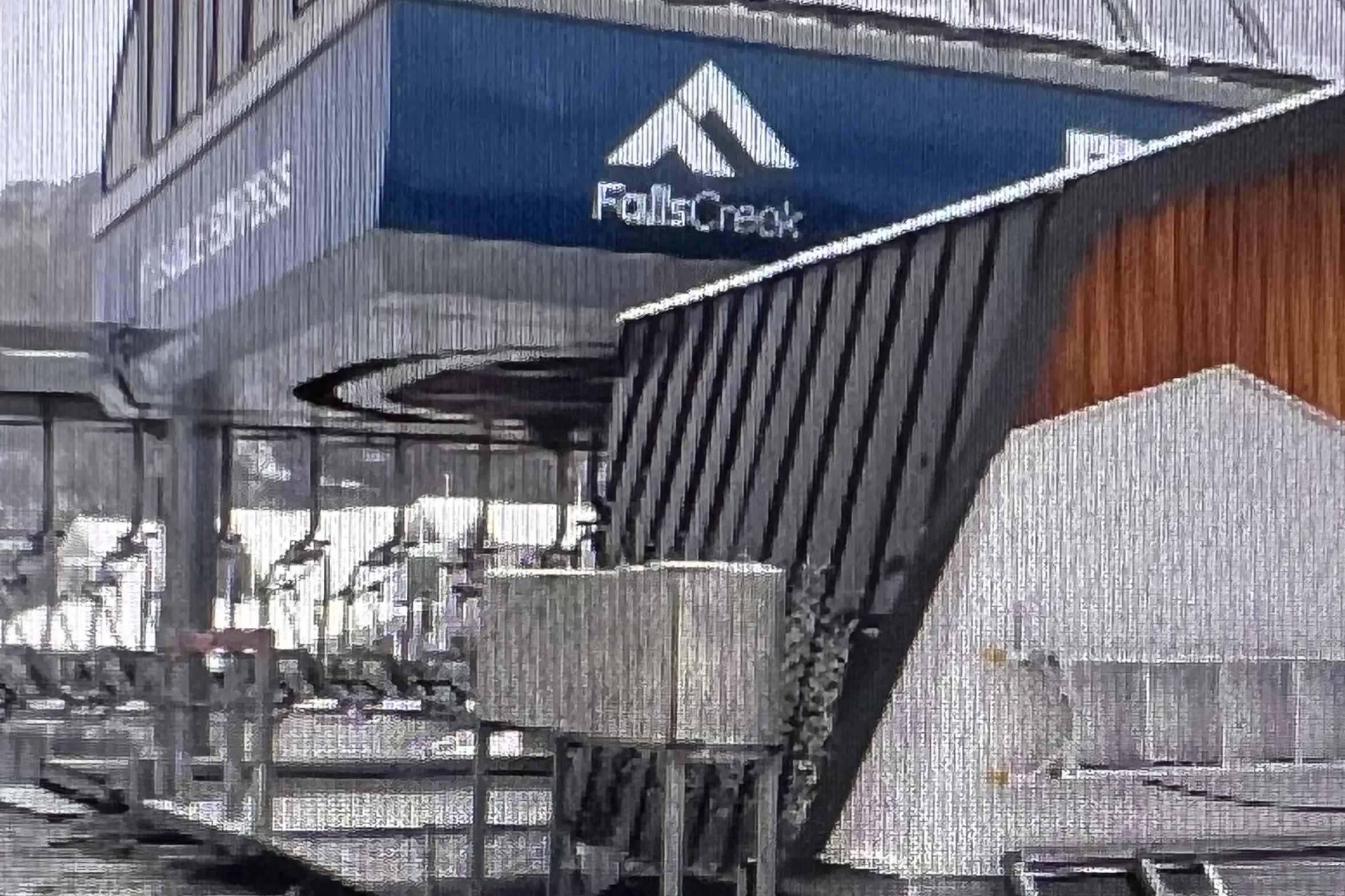 <p>FREEZING: While Wangaratta had two successive mornings below zero last week, Falls Creek had snowfalls for its second successive week.</p>\\n