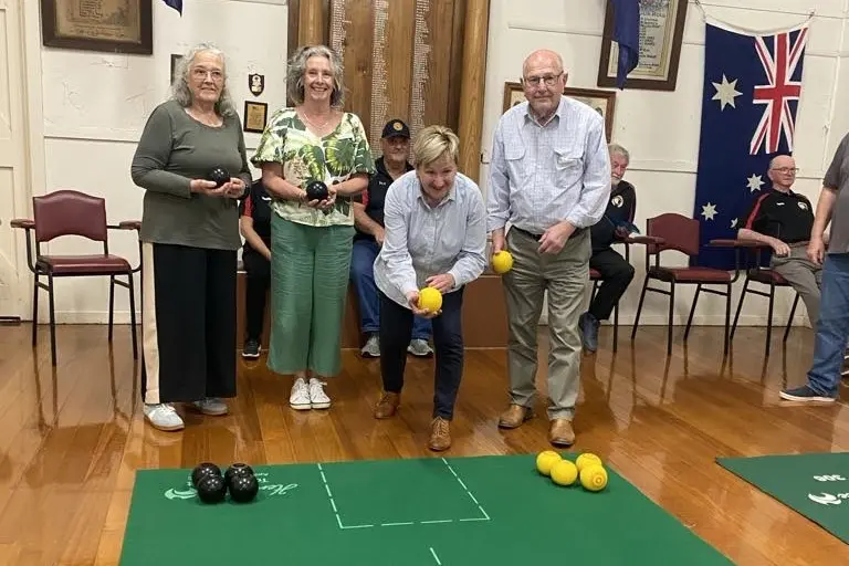<p>SENDING ONE DOWN: Sue Hall from the Eldorado and District Star committee, Rural City of Wangaratta councillor Tania Maxwell, Mayor Irene Grant and Deputy Mayor Harvey Benton attended the Eldorado Senior Citizens Club\\'s gathering on Thursday.</p>\\n