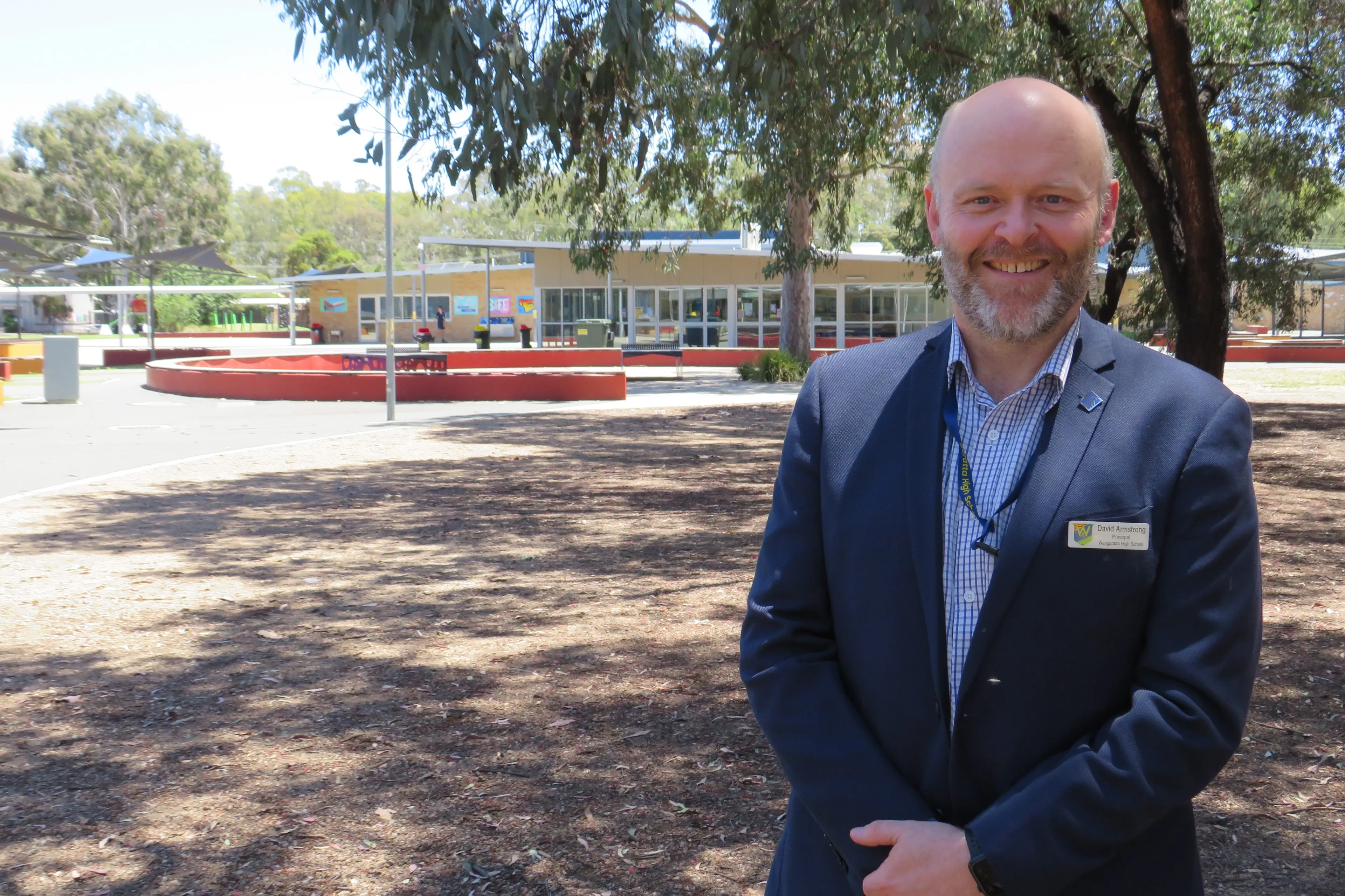 <p>YOU CAN SAY NO: Wangaratta High School principal Dave Armstrong is urging parents to consider delaying smartphones and buying basic phones for their children. PHOTO: Simone Kerwin</p>\\n