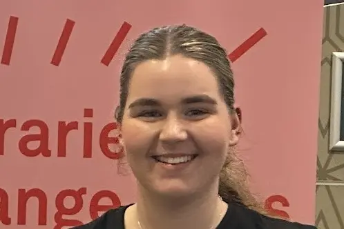 <p>Lara Maples</p>\\n