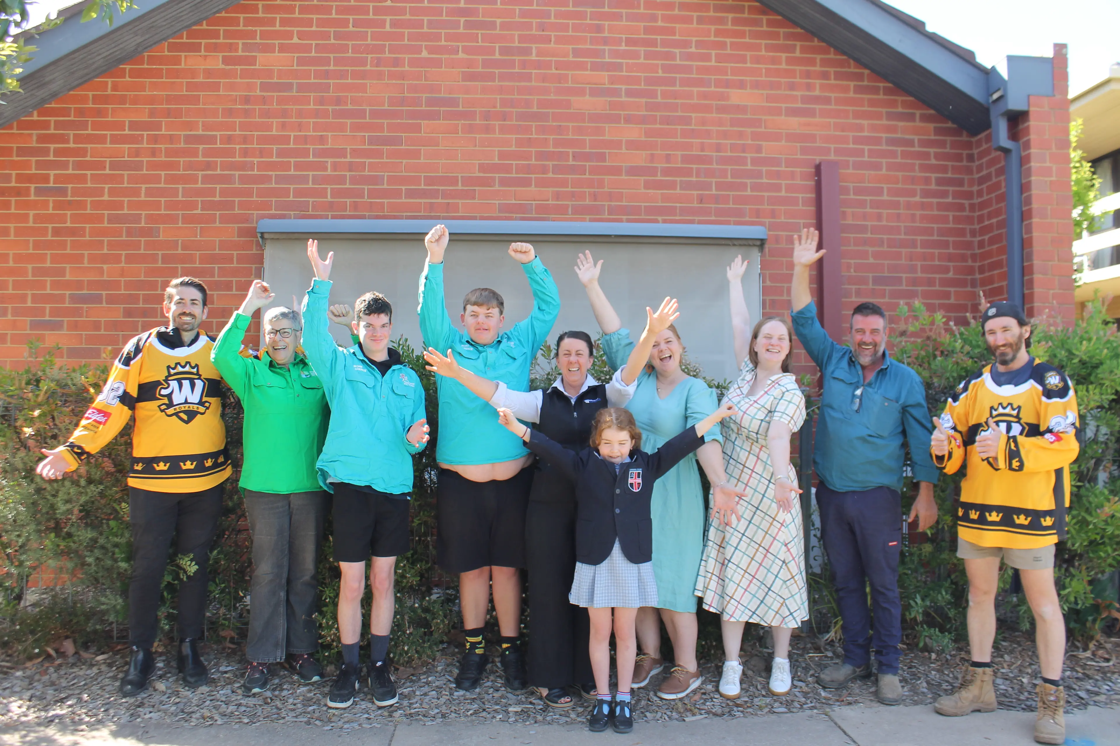 <p>COMMUNITY SUPPORT: Shane Lindsay, Olly Dillonn, Ernie Dureya-Saite, Renee Paola, Hailee Lindsay, Tennille Hall, Sylvie Huigen, Nathan Bell and Beau Dickson are just some of the community members who will benefit from the latest round of Glenrowan Solar Farm\\'s 2025 Community Benefit Sharing Program grants. PHOTO: Jordan Duursma </p>\\n