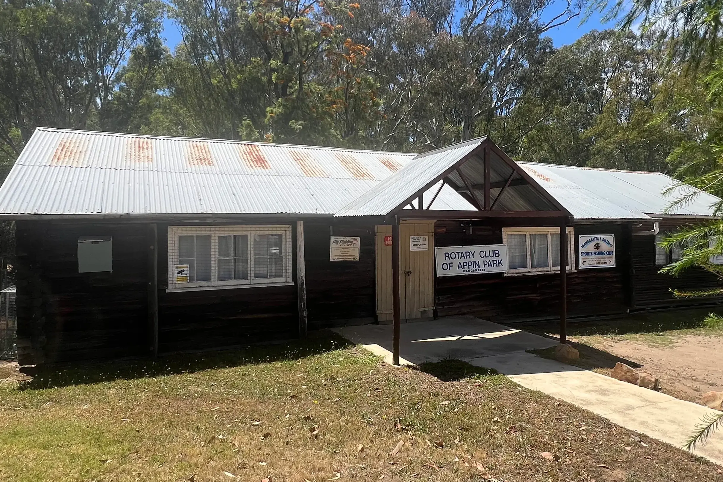 <p>DROP OFF POINT: The Rotary Club of Appin Park Wangaratta will man the Log Cabin for the drop off of community raffle tickets this month. </p>\\n