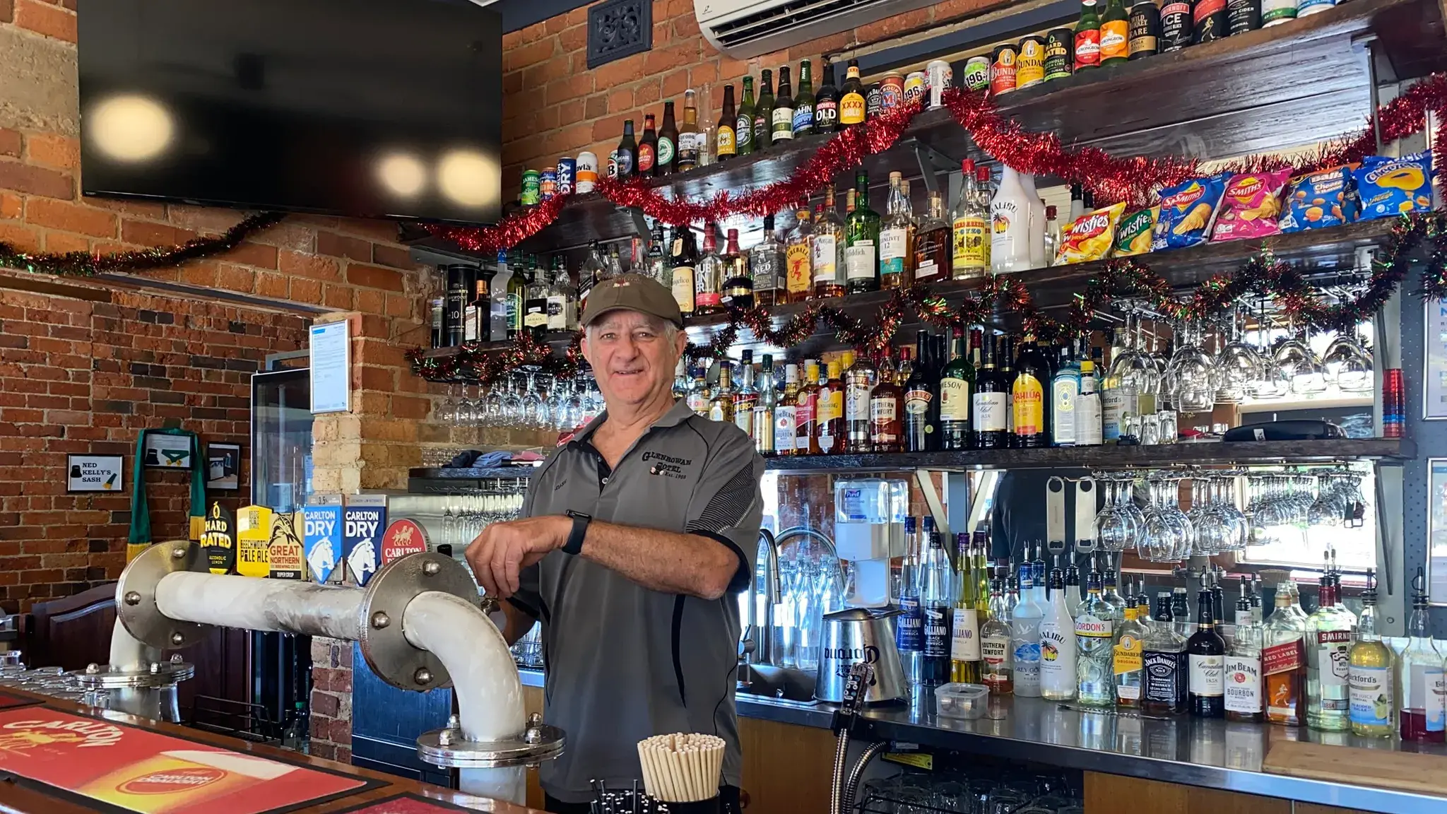 Glenrowan hotel reopens, breathing life back into a historic landmark