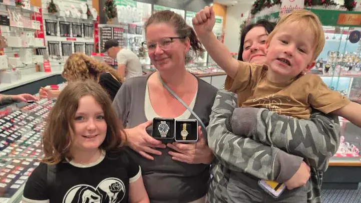 Lucky shoppers rewarded for buying locally