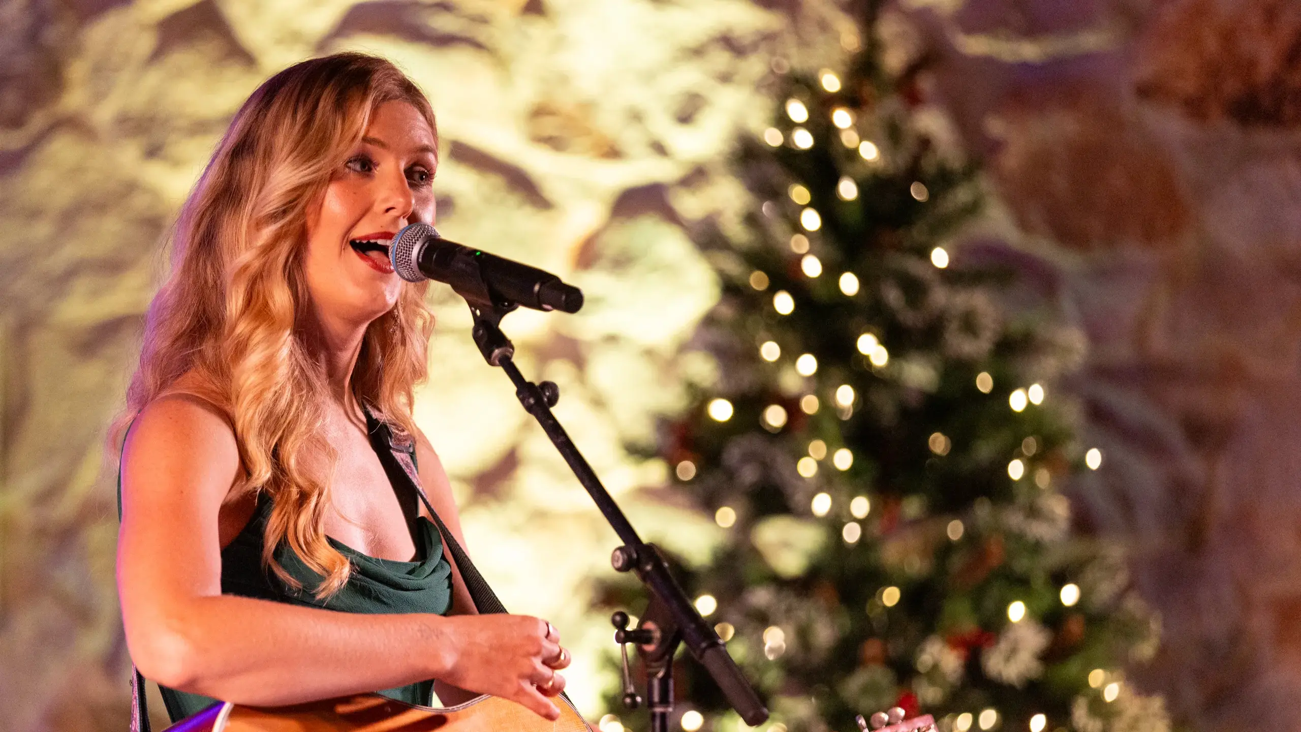 Sun finally shone on Milawa's annual carols event