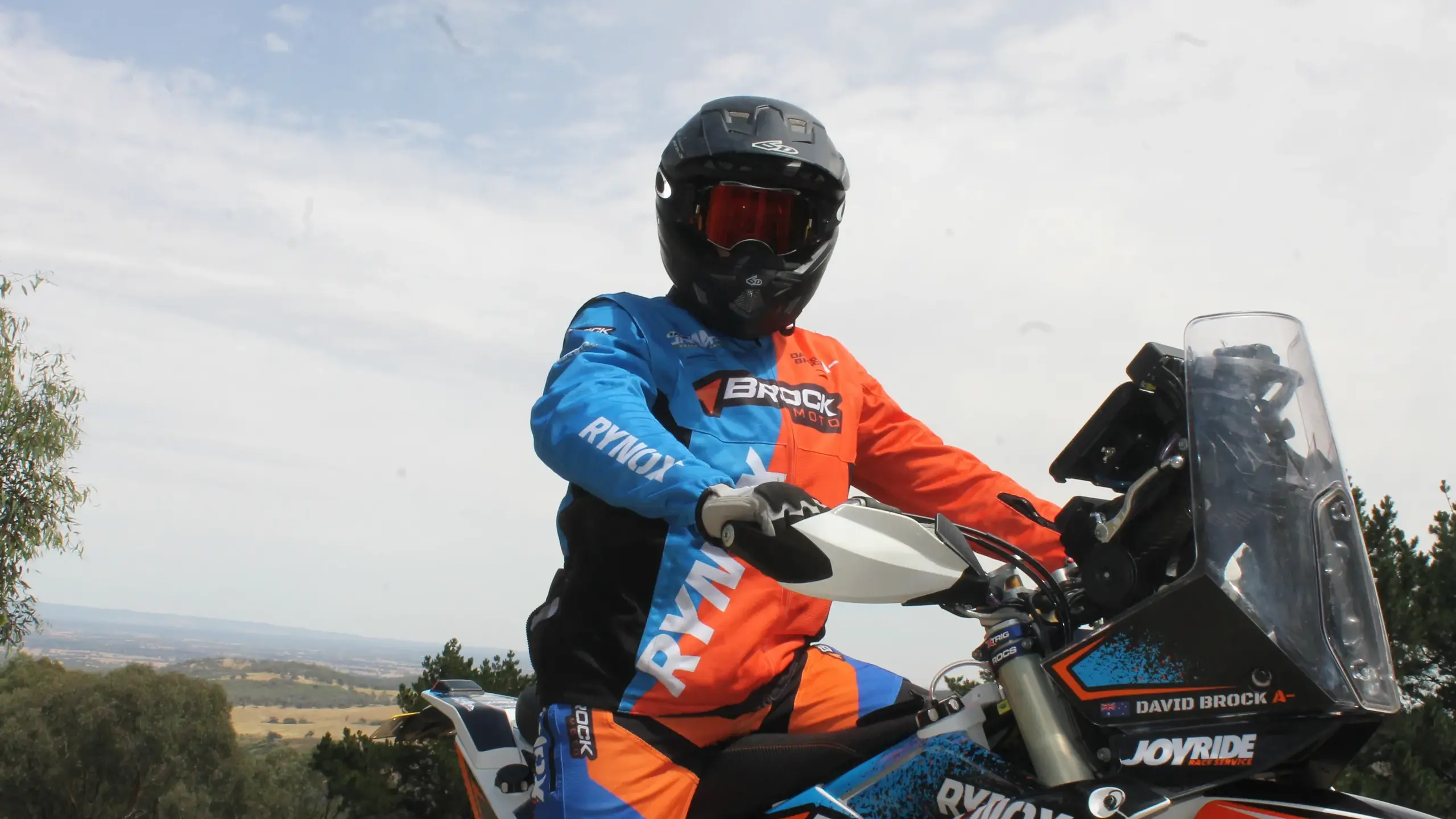 Brock receives lifeline as Dakar takes its toll