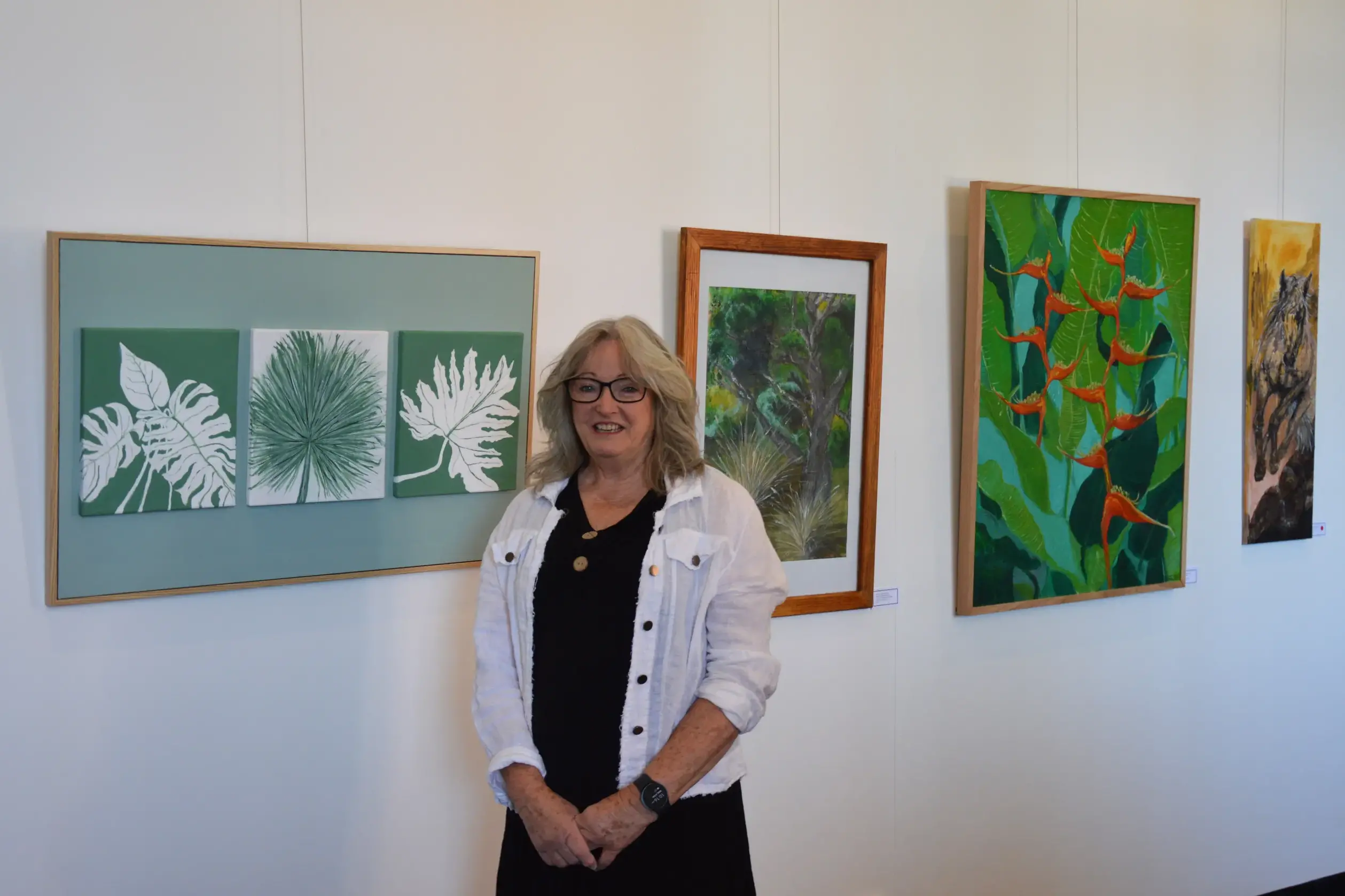 <p>DIVERSE COLLECTION: Kristine Beach is exhibiting her artwork at the Bainz Gallery in the Wangaratta Library during February. PHOTO: Anita McPherson</p>\\n