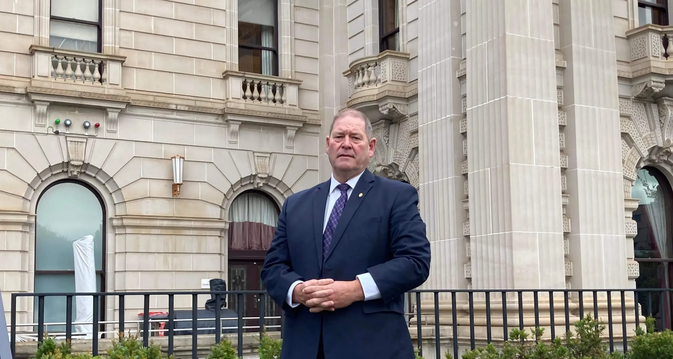 State government, Nationals MP clash over school condition data in Ovens Valley