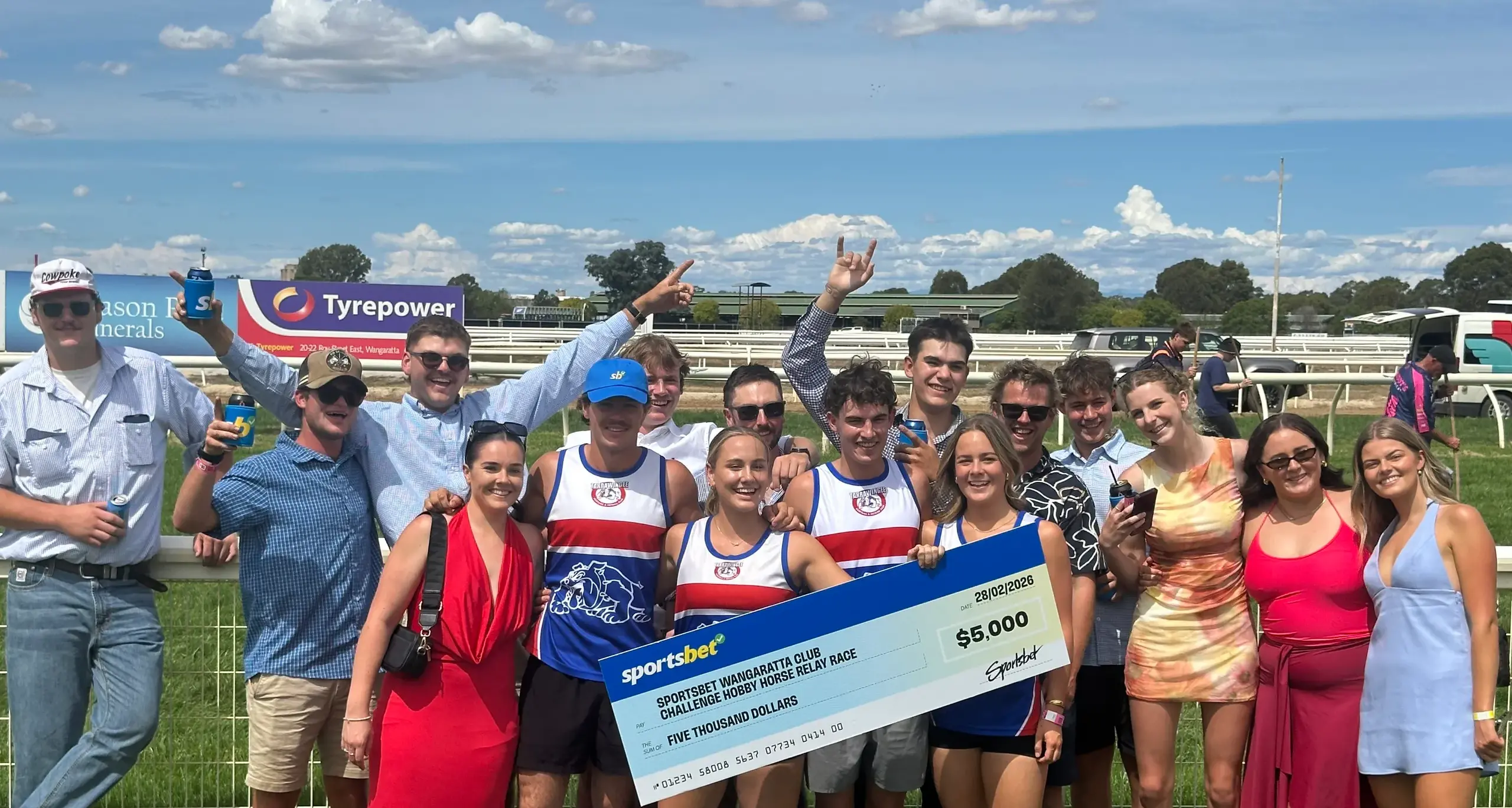 “No one can remember a better one”: 2000-strong crowd flock to Wangaratta Cup