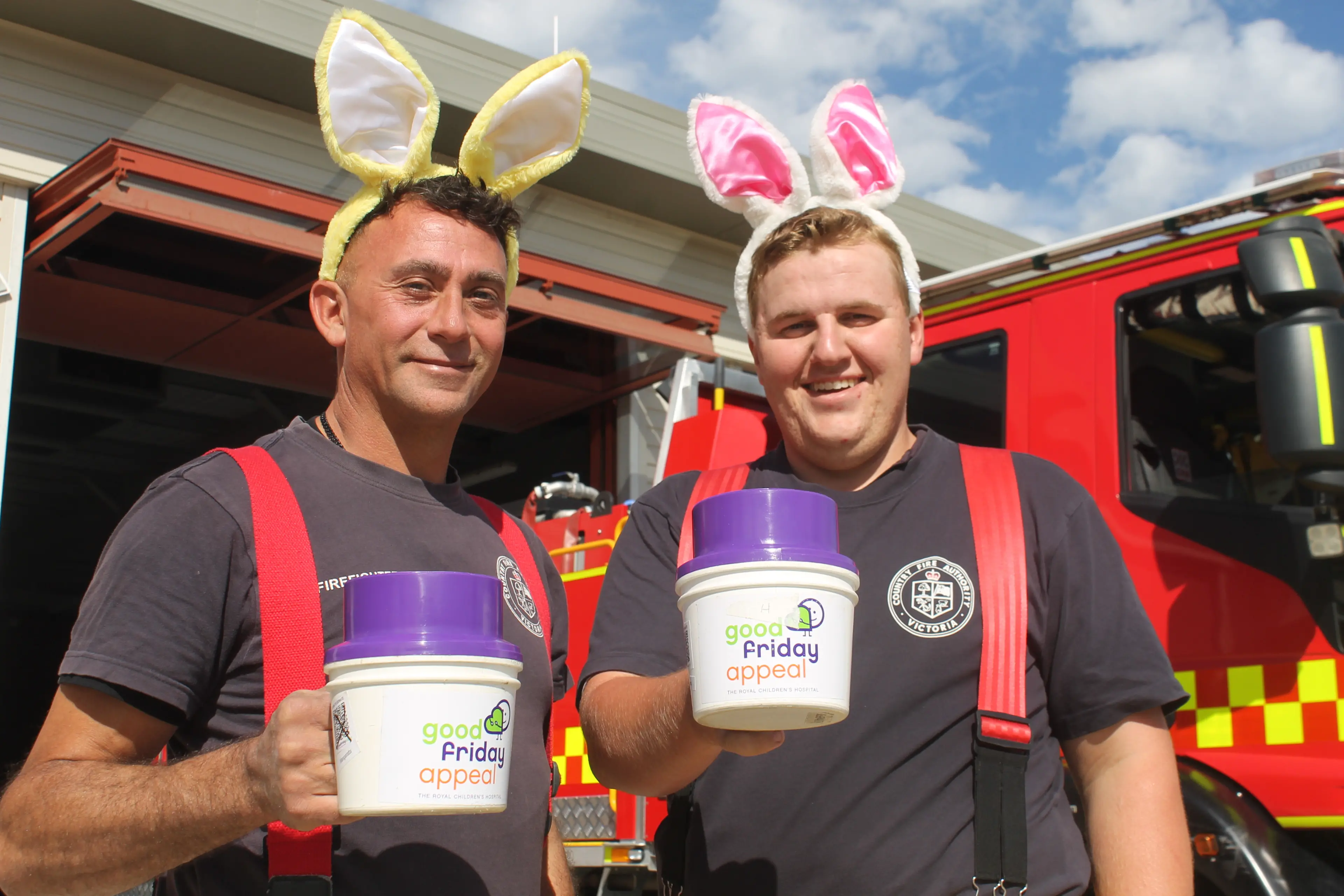 <p>SHAKING THE TINS: Wangaratta fire brigade\\'s Brendan D\\'Amico and Max Buckley will be part of the local emergency service team supporting the Royal Children\\'s Hospital Good Friday Appeal this weekend. PHOTO: Bailey Zimmermann</p>\\n