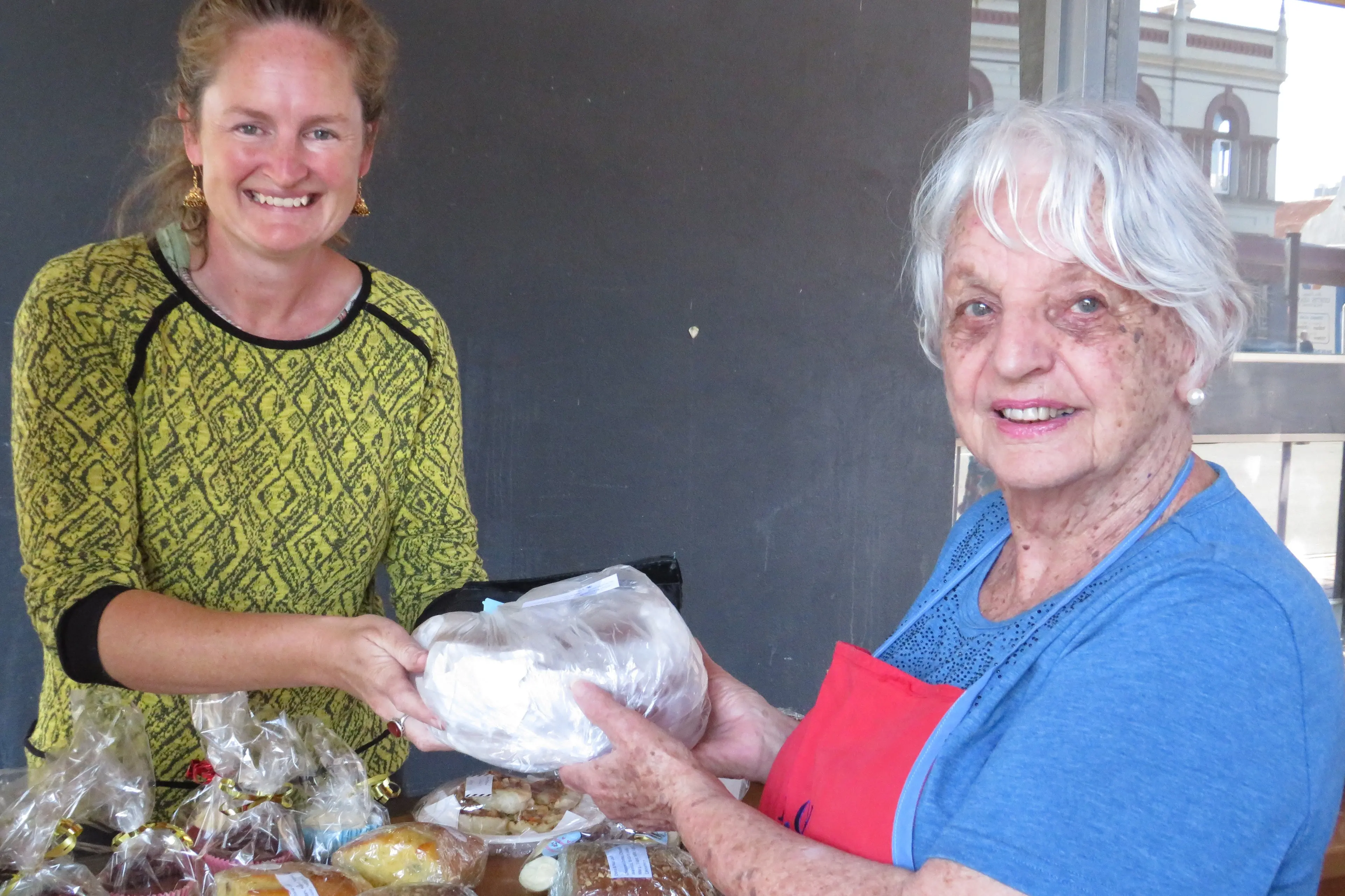 <p>SUPPORTING THE CAUSE: Brooke Carson was among the customers at the Wangaratta Royal Children\\'s Hospital Ladies Auxiliary Easter stall held in the Reid Street kiosk on Thursday, where she purchased a home-baked sponge from auxiliary member Wendy O\\'Meara. Funds raised from Thursday\\'s stall will be directed to the RCH Good Friday Appeal. The auxiliary is always on the lookout for new members, and encouraged anyone interested in joining to contact Pat Griffin on 0478 886 651. PHOTO: Simone Kerwin</p>\\n