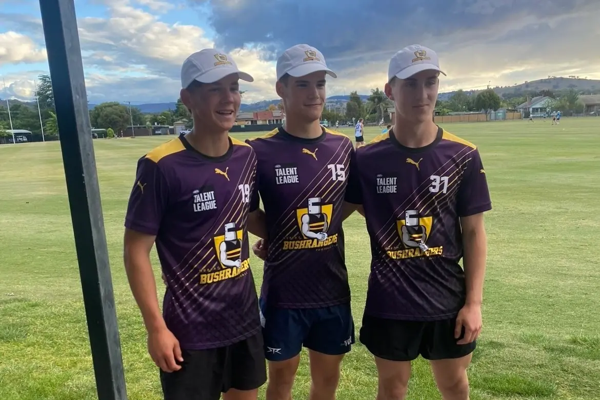<p>ON THE UP: Rising sports star Noah White (from left) with a couple of his Bushies\\' mates Lenny Sims, and Archie Dunn. PHOTO: Darcy Andersen</p>\\n