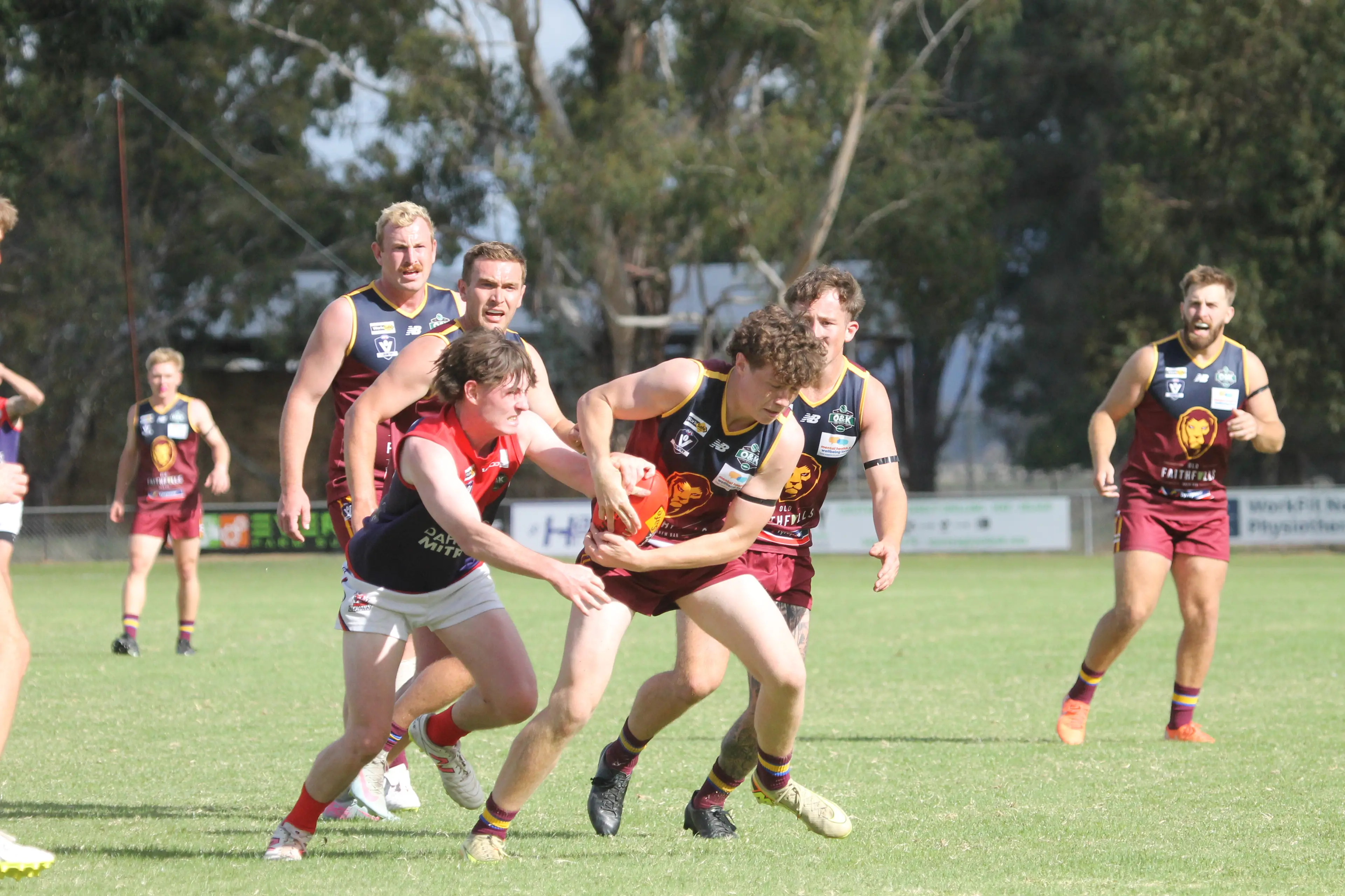 Lions edge out Dees in one-point thriller