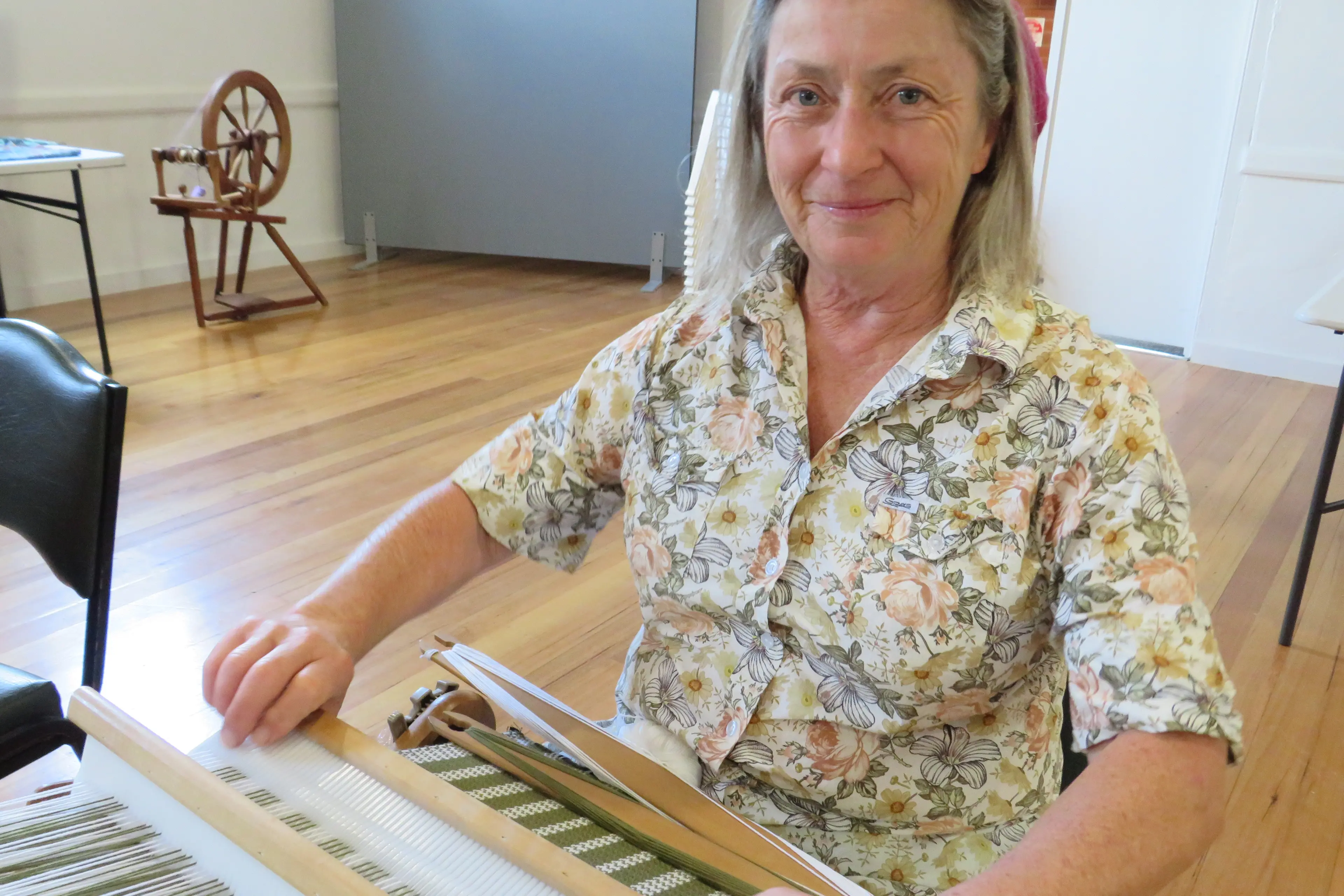 <p>WEAVING MAGIC: Anthea Cooper was among those enjoying the Wangaratta Handweavers and Spinners gathering at Milawa Hall last week.  Many members of the group were preparing for the 19th Annual Wool Day, which will be held on Saturday, 18 April from 10am to 3pm at the Milawa Hall.  PHOTO: Simone Kerwin</p>\\n