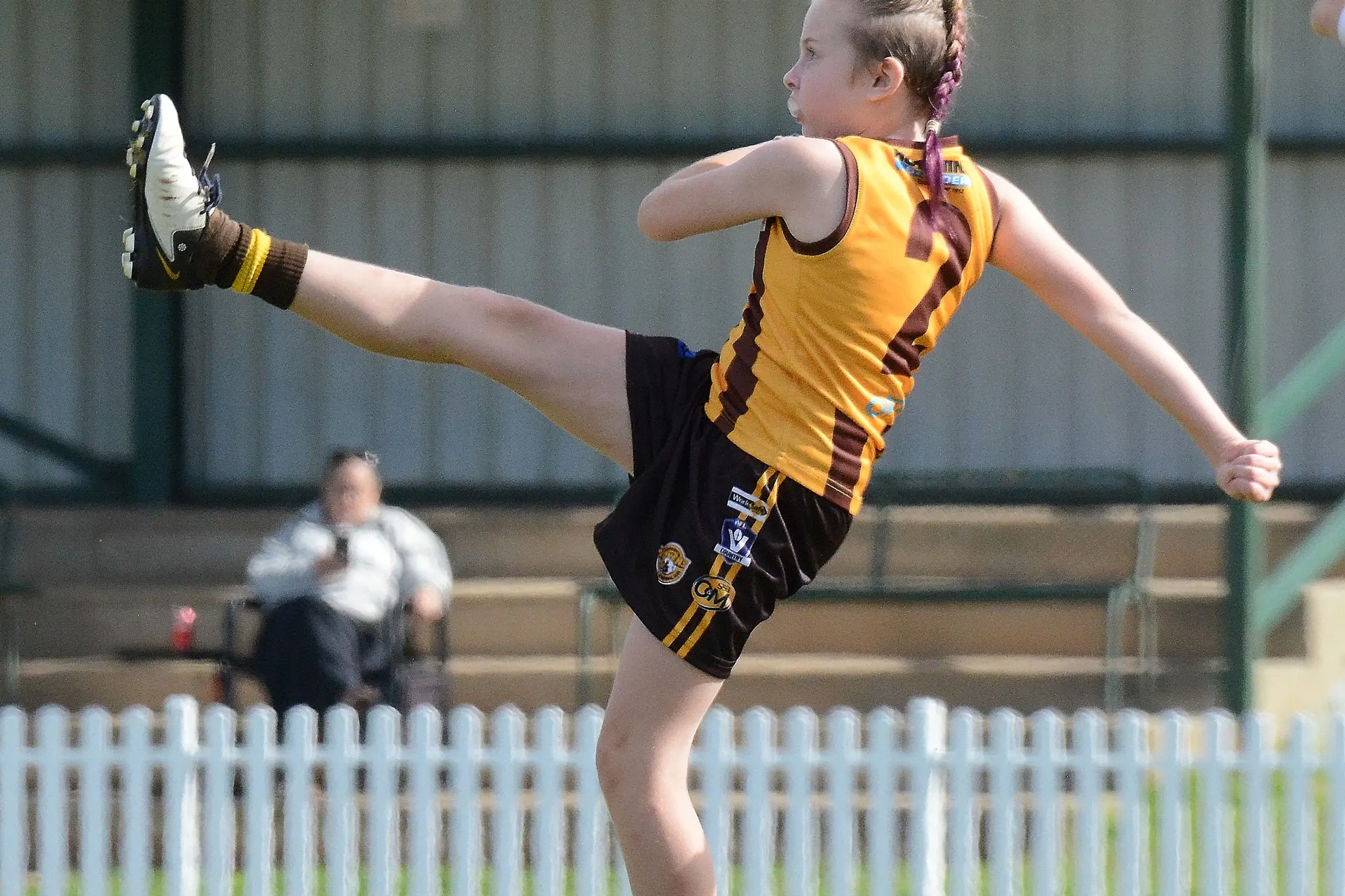 <p>BOOMING BOOT: Cassidy Thomson slams ball to boot. PHOTOS: Kev McGennan</p>\\n