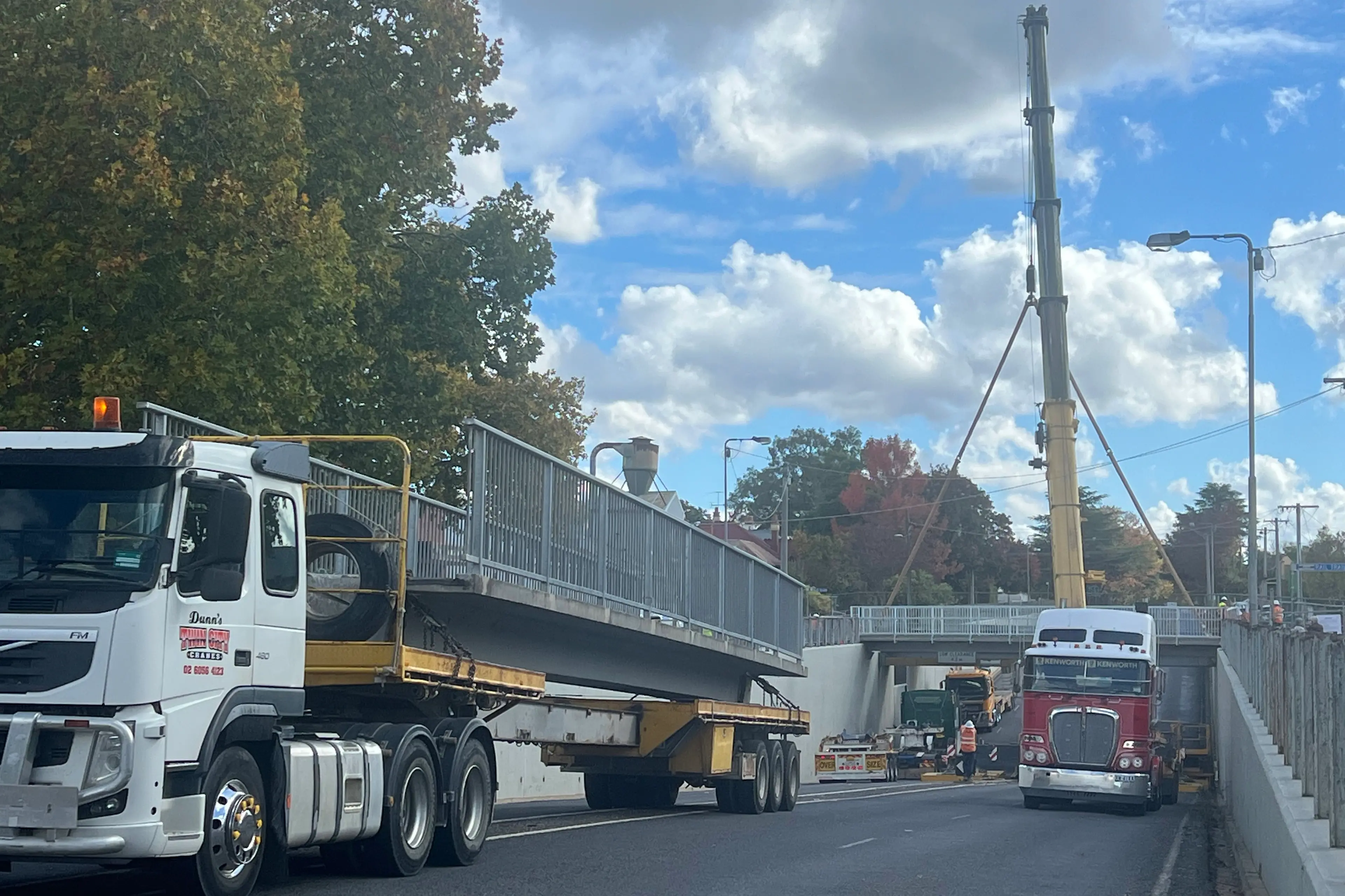 <p>WIDER FOOTBRIDGE  A TRAFFIC STOPPER: Rowan Street, between Baker and Green streets, was closed to traffic on Monday as a new, wider pedestrian footbridge was installed. PHOTO: Jeff Zeuschner</p>\\n