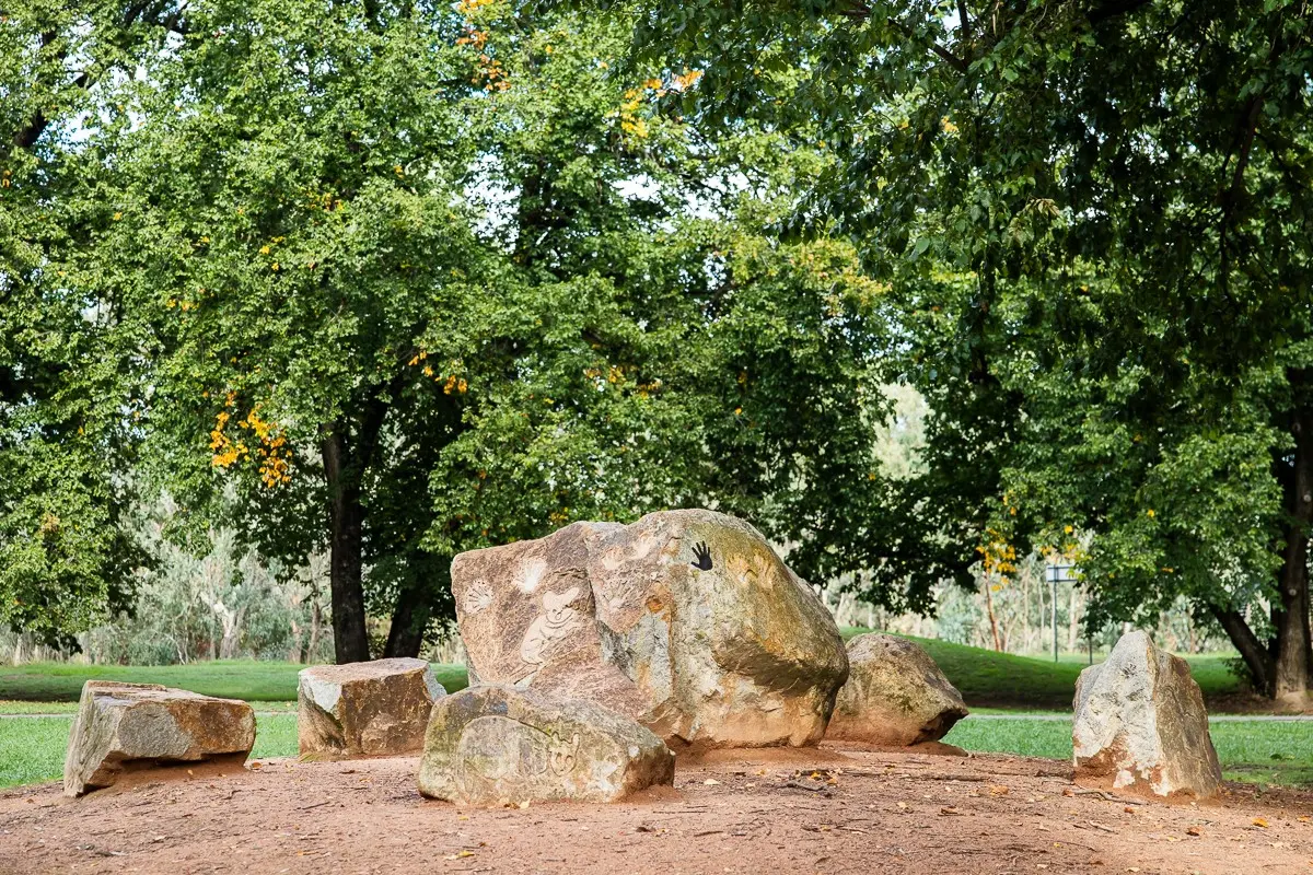 <p>CEREMONY: The Marmungun Rock, with preparation drawing of Bevan Tremellan\\u2019s handprint, prior to carving.</p>\\n