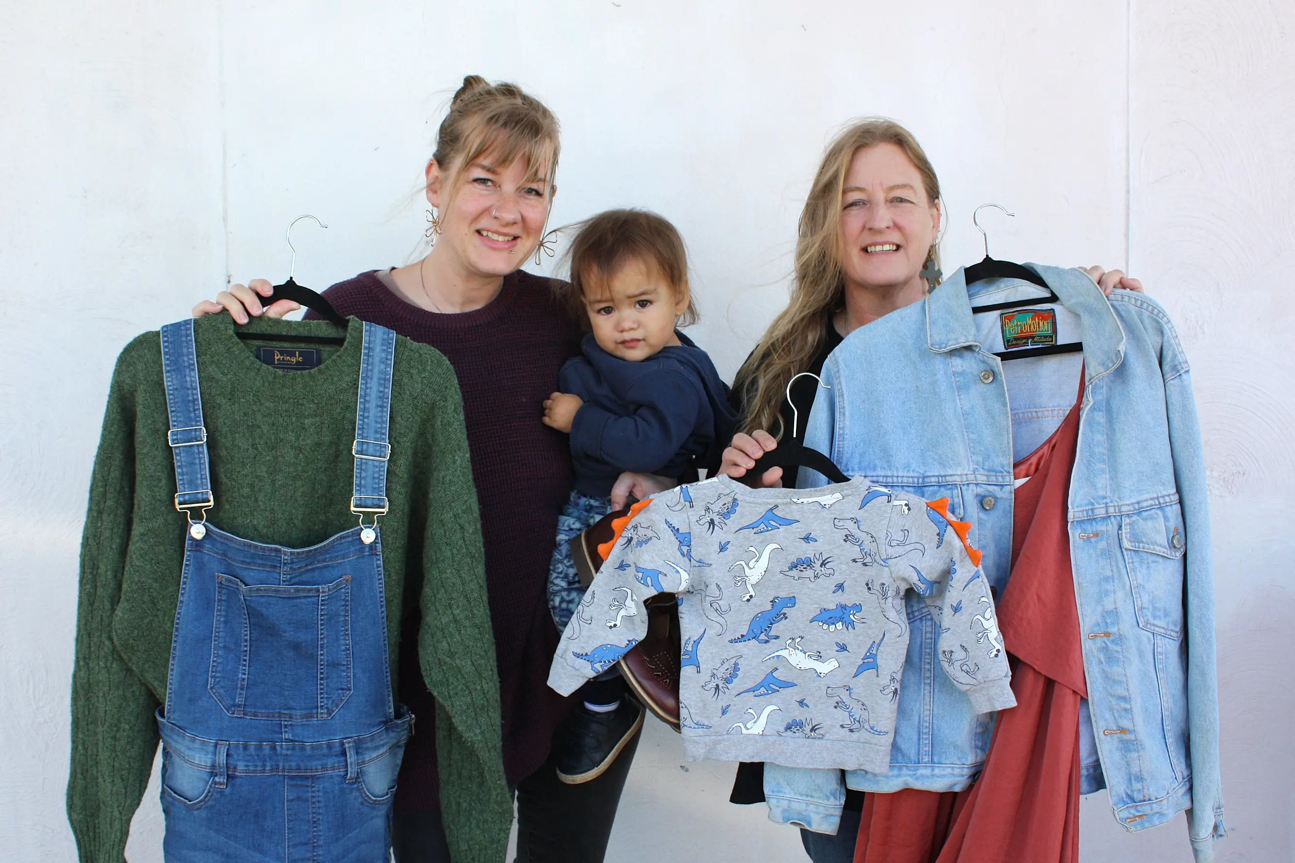 <p>CLOTHES SWAP: The community is invited to join organiser Sianni Uch, Kobe Uch (1), and Zac\\'s Place director and Wang Night Shelter project manager Di Duursma at a wardrobe swap on Saturday 30 May, from 10am to 1pm at Zac\\u2019s Place, 1\\u20133 Wills Street to raise funds for the Wang Night Shelter and reduce waste. PHOTOS: Jordan Duursma </p>\\n