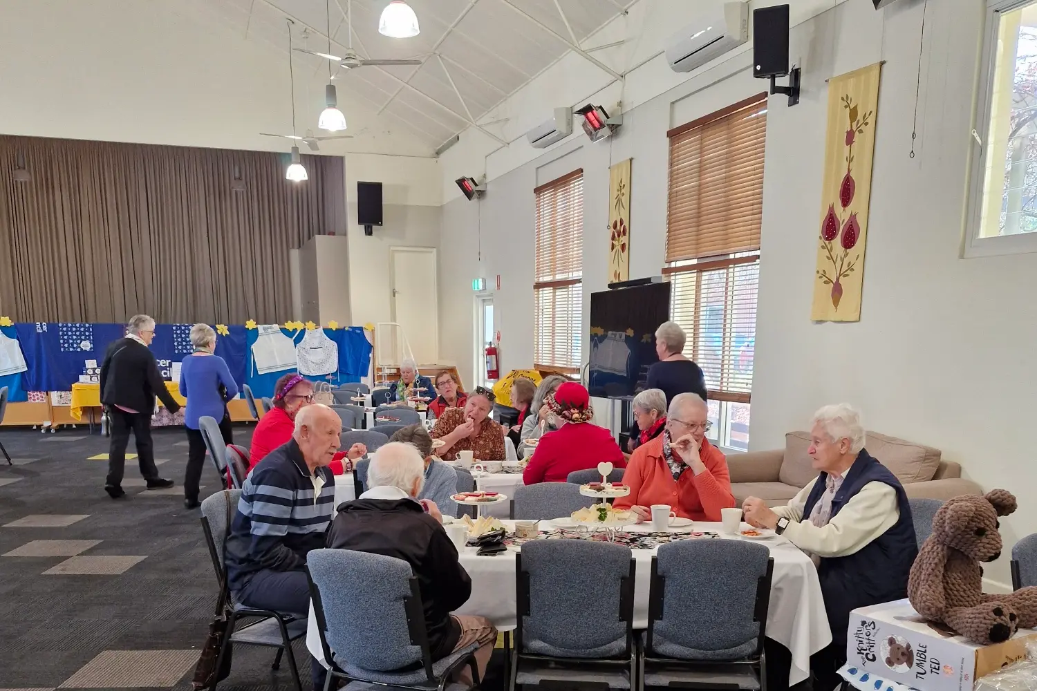 <p>COMMUNITY SUPPORT: Wangaratta\\u2019s annual Australia\\u2019s Biggest Morning Tea was supported by more than 20 community members, raising just under $2000. PHOTOS: Barb Thomas </p>\\n