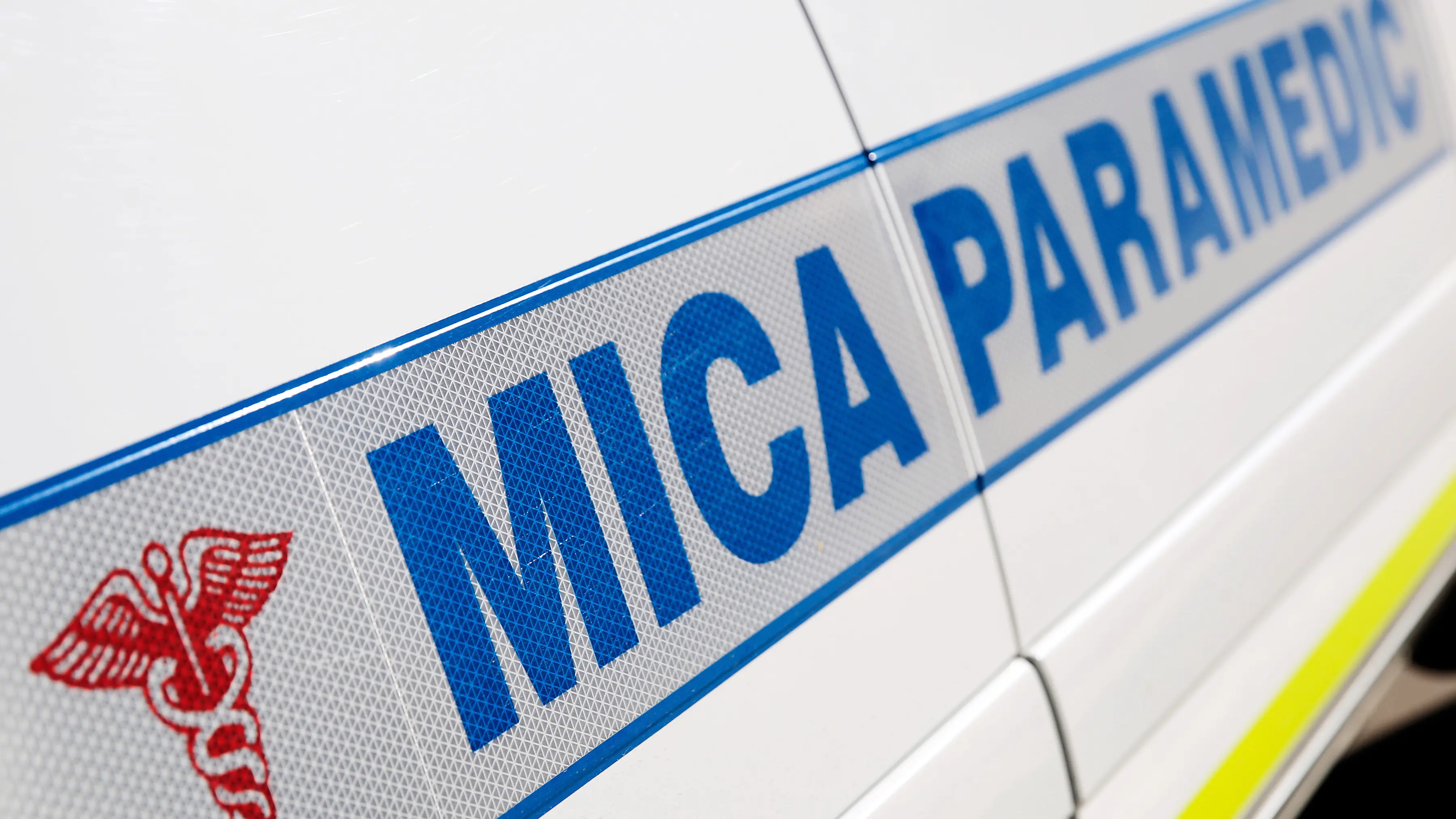 Three hospitalised in Killawarra collision
