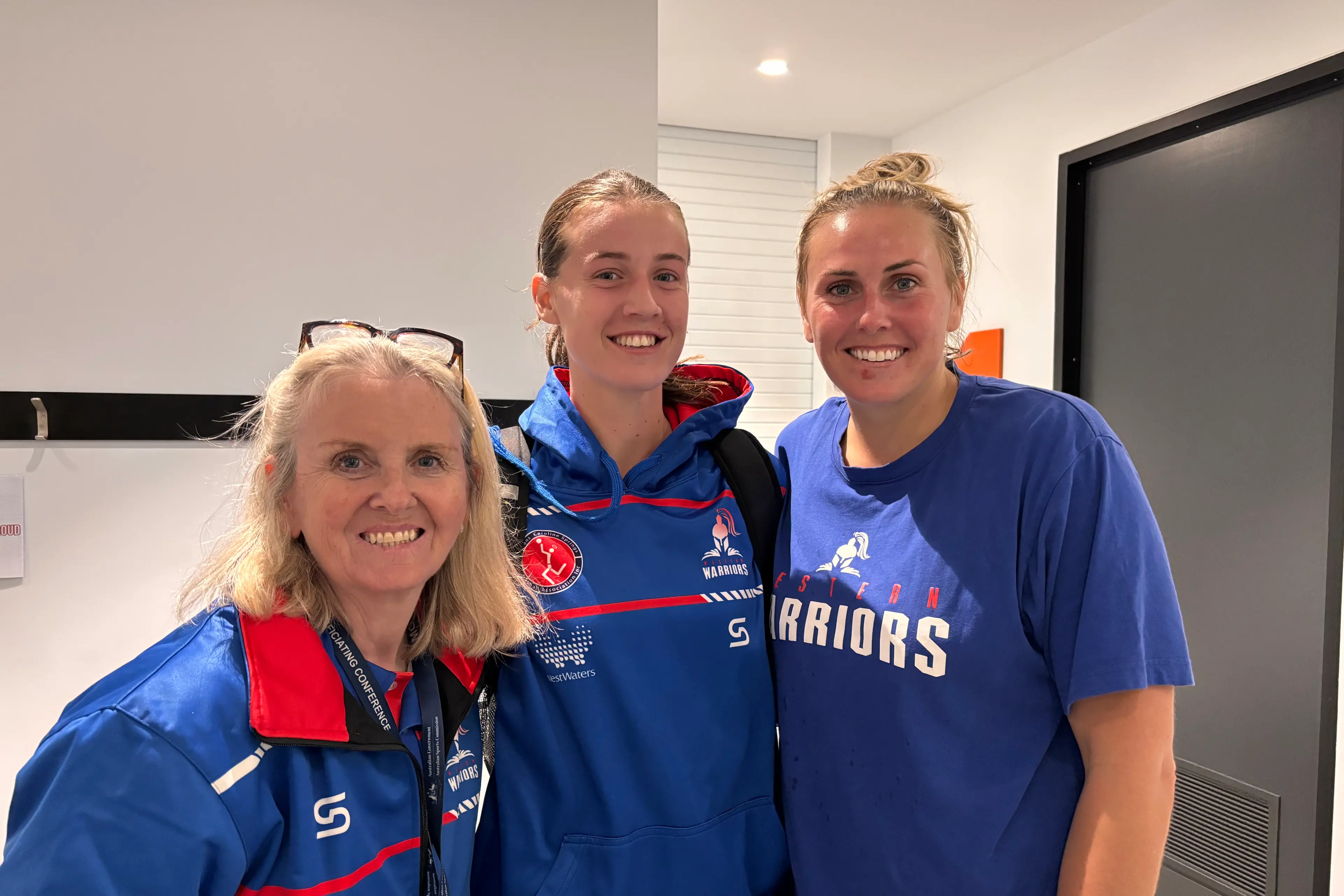 <p>IN GREAT COMPANY: Holly McCarthy (centre) received the call up to debut for the Western Warriors championship side on Sunday. She is pictured with head coach Kim Bailey and captain Kim Borger.</p>\\n