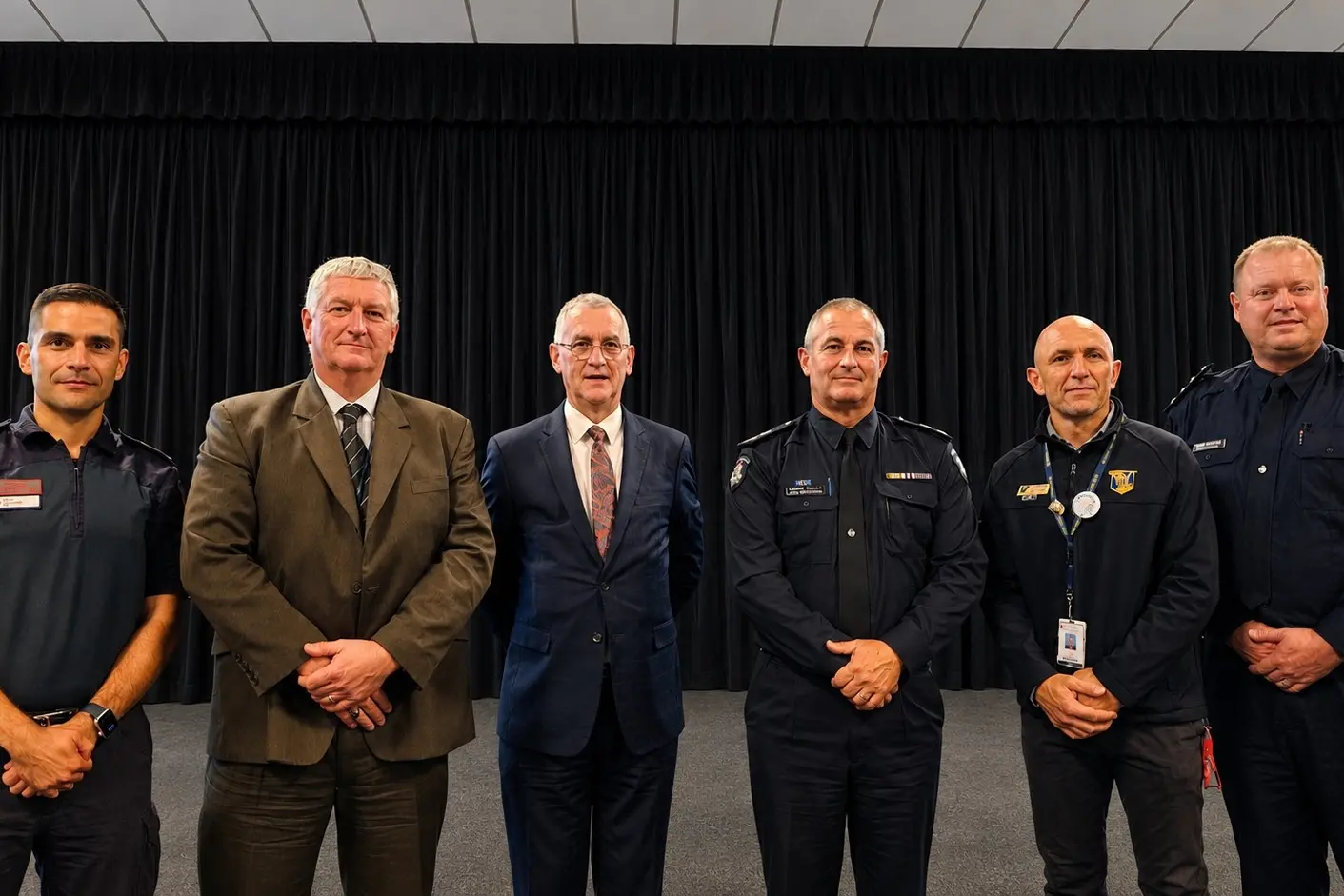 <p>THE FRONTLINE: Guest speakers at Wangaratta\\'s Cool Heads Young Drivers Program forum, paramedic Alex Vella, Detective Sergean Stephen Hill, Magistrate Ian Watkins, Acting Superintendent Ash Mason, John Paola and Acting Inspector Nathan Ractilffe. PHOTO: Mandi Chrystal </p>\\n