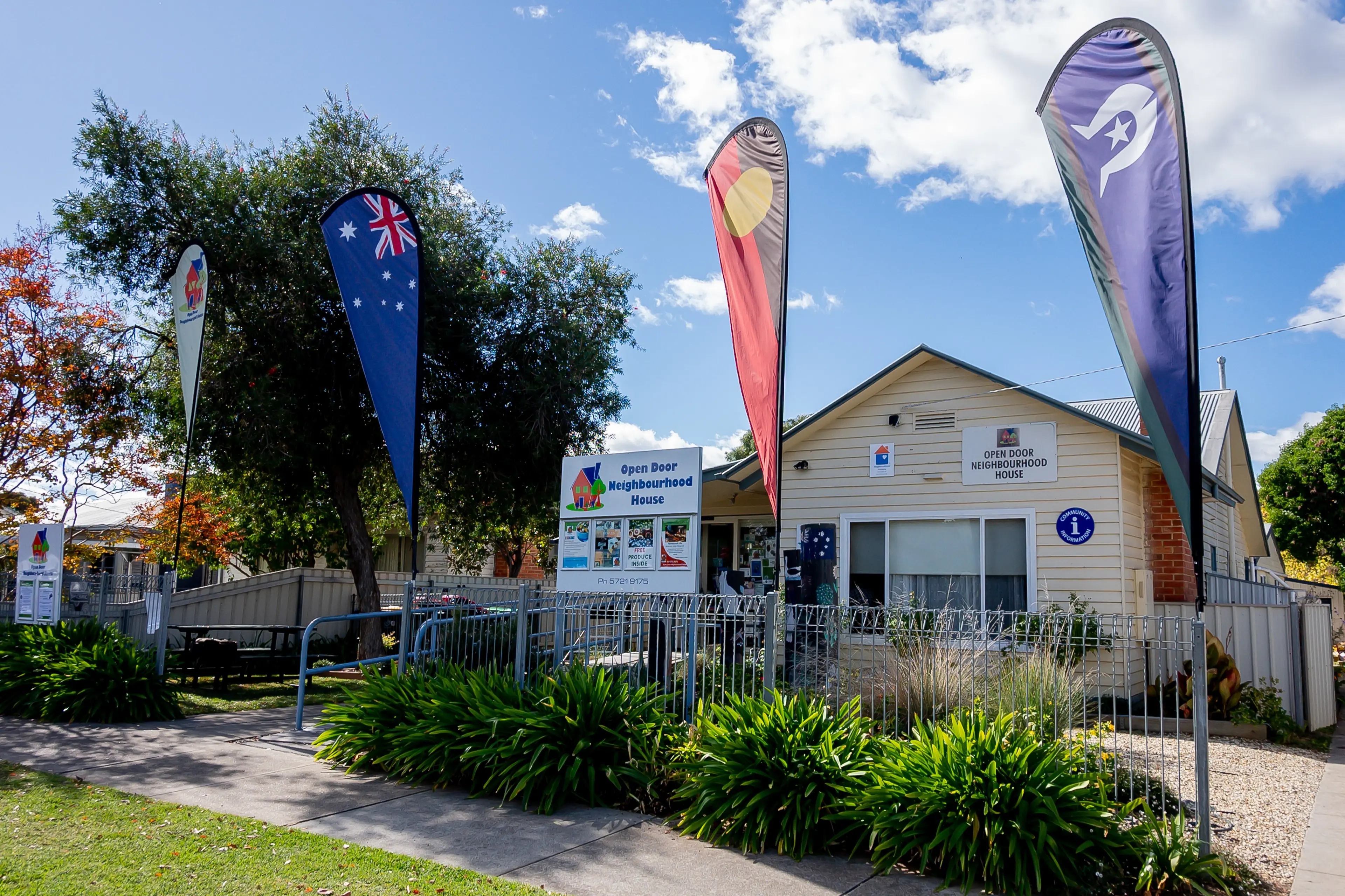 <p>FOOD RELIEF: Neighbourhood houses, multicultural, faith-based and volunteer-led groups can apply for grants of up to $100,000.</p>\\n